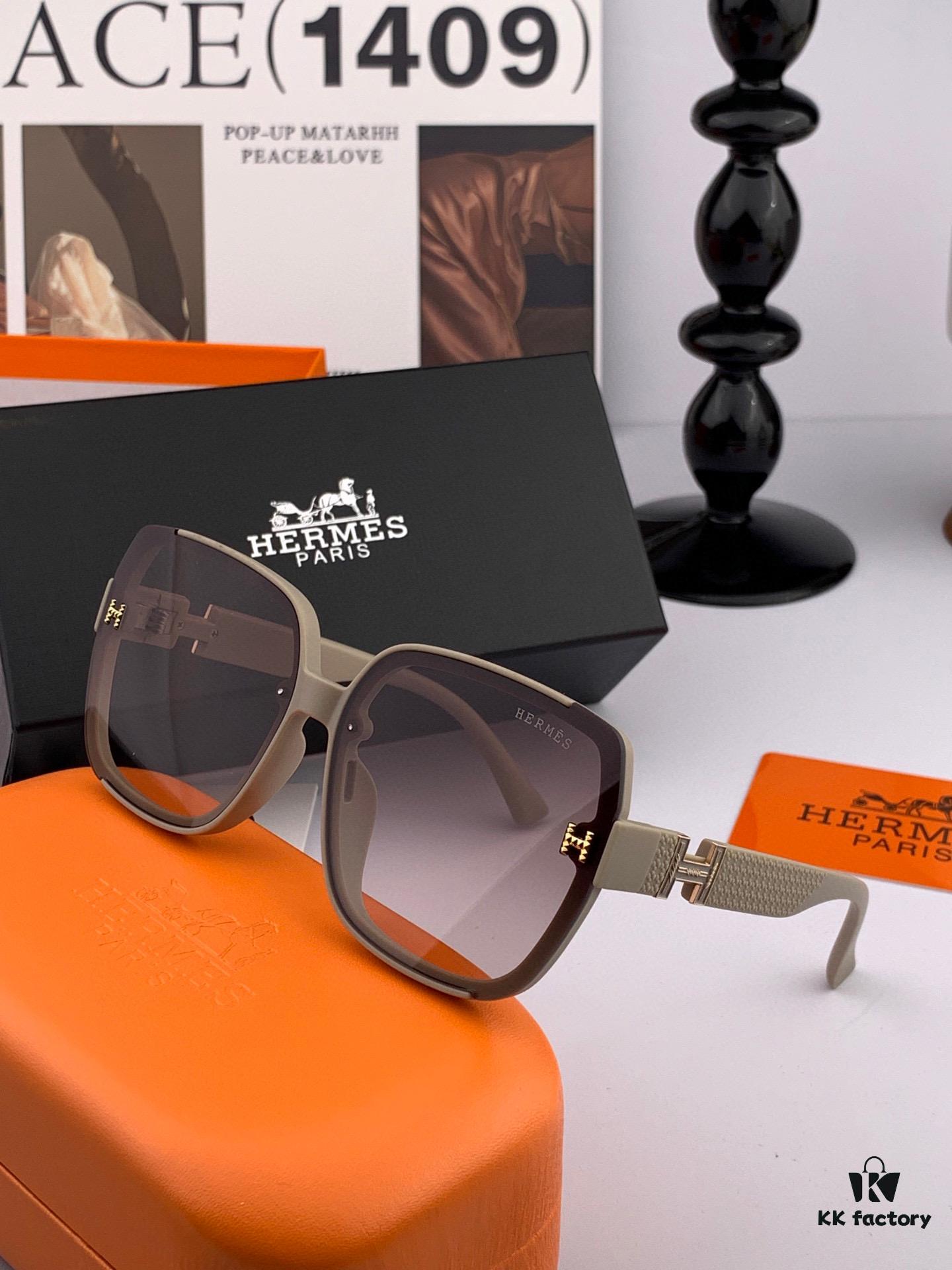 HERMES 2025 Spring New Arrival Original Release Famous Internet Hit Ultra Popular Blue Classic Luxury Fashion Square Sunglasses High-Quality Authentic H8303