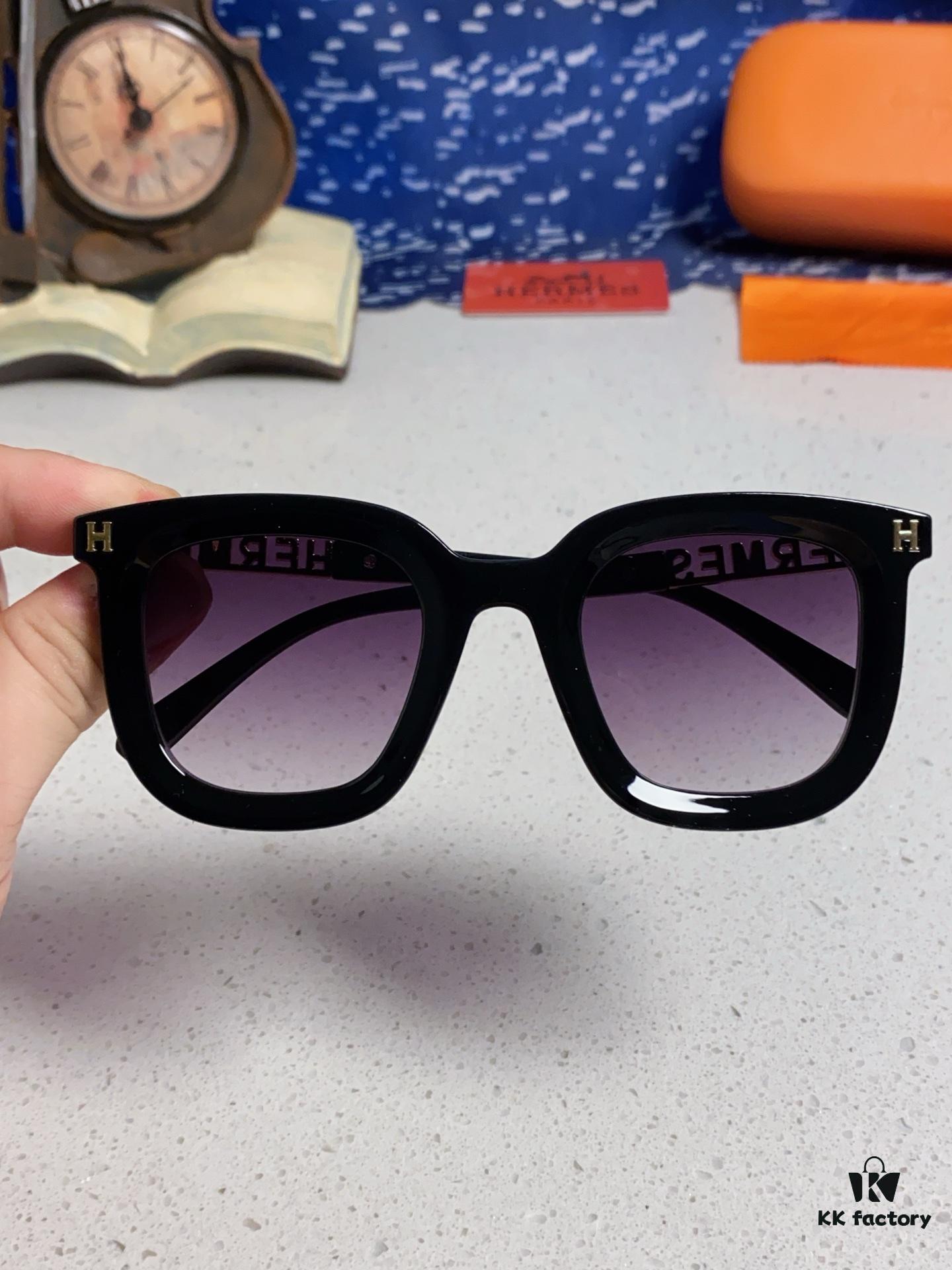 Hermes 2025 New Arrival Retro Square Unisex Sunglasses for Women, Slimming Frame for Round Faces, Fashionable Metal Hollow-out Temples, UV Protection