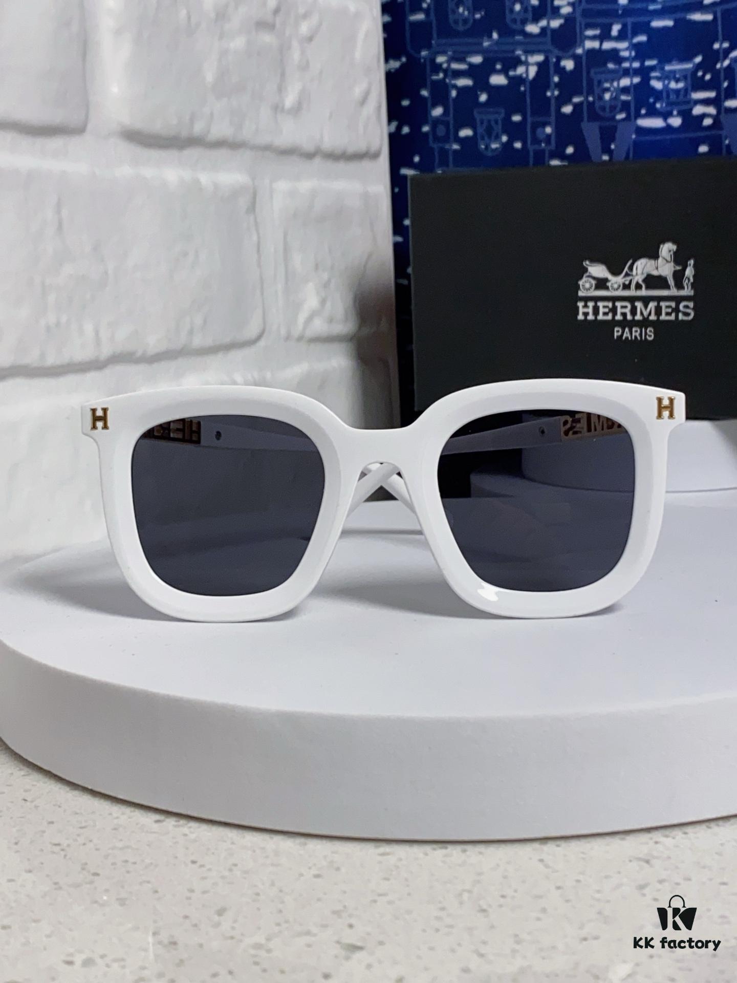 Hermes 2025 New Arrival Retro Square Unisex Sunglasses for Women, Slimming Design for Round Faces, Fashionable Influencer-Style Sunglasses with Metal Cut-Out Temples, UV-Protective Eyewear