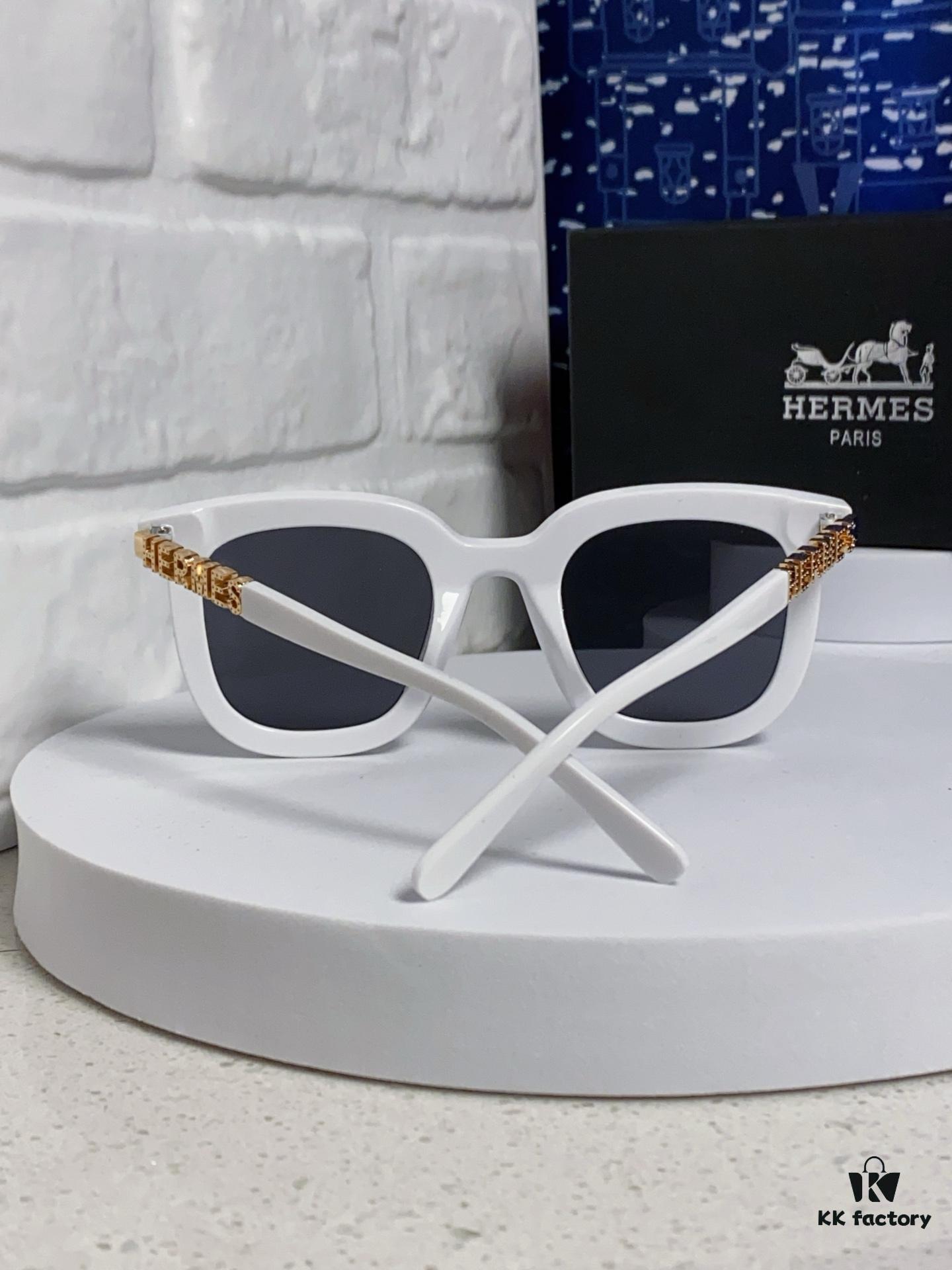 Hermes 2025 New Arrival Retro Square Unisex Sunglasses for Women, Slimming Design for Round Faces, Fashionable Influencer-Style Sunglasses with Metal Cut-Out Temples, UV-Protective Eyewear