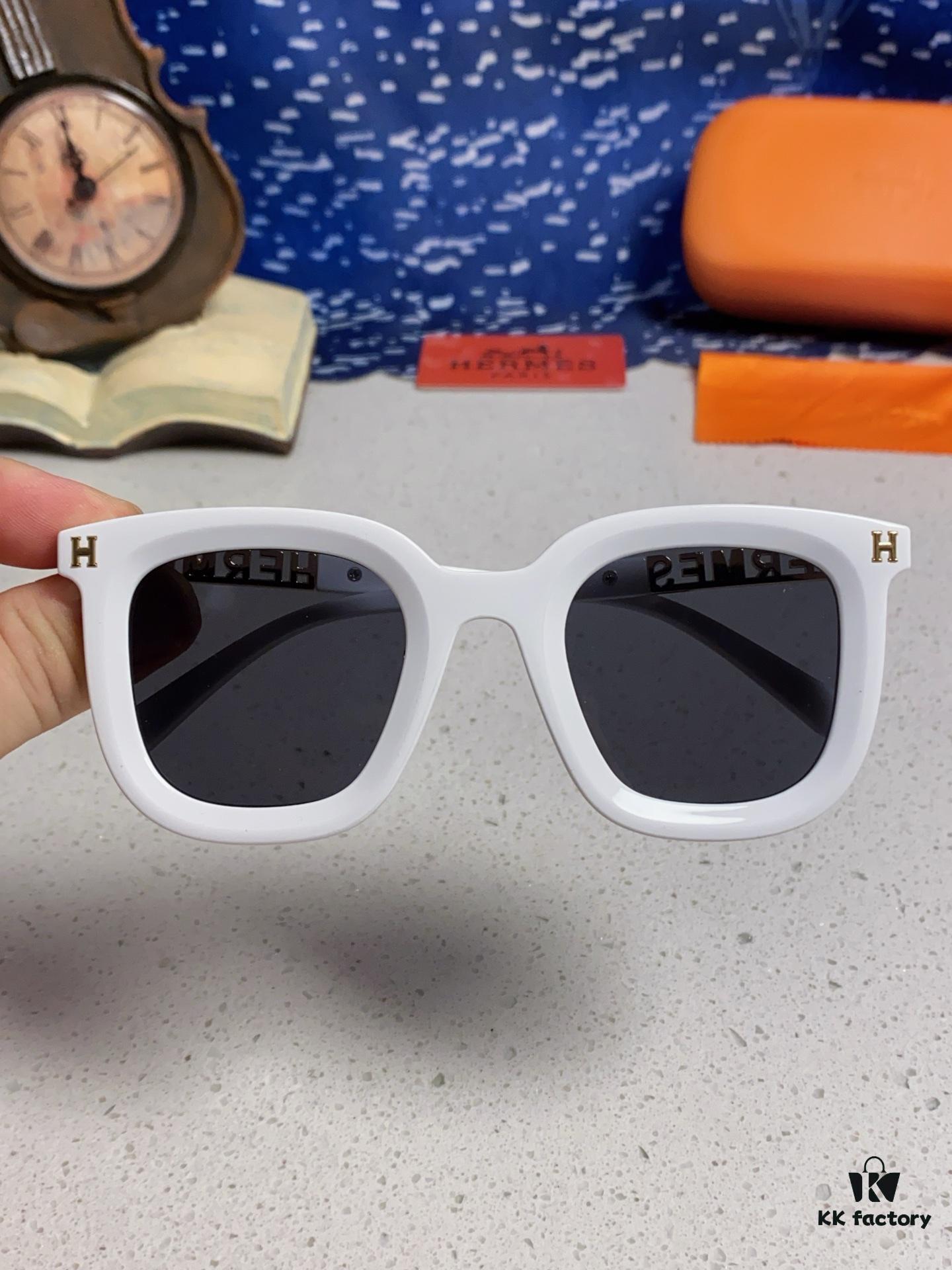 Hermes 2025 New Arrival Retro Square Unisex Sunglasses for Women, Slimming Design for Round Faces, Fashionable Influencer-Style Sunglasses with Metal Cut-Out Temples, UV-Protective Eyewear