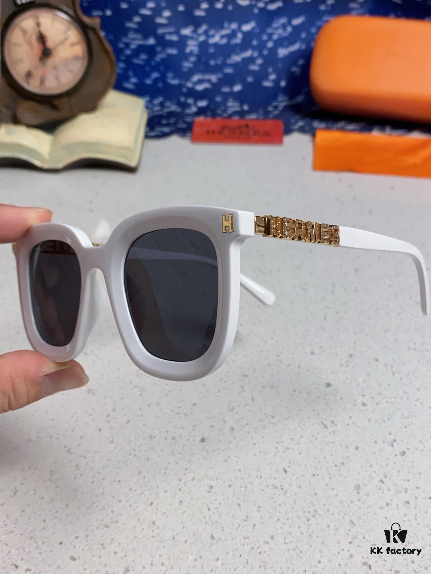 Hermes 2025 New Arrival Retro Square Unisex Sunglasses for Women, Slimming Design for Round Faces, Fashionable Influencer-Style Sunglasses with Metal Cut-Out Temples, UV-Protective Eyewear