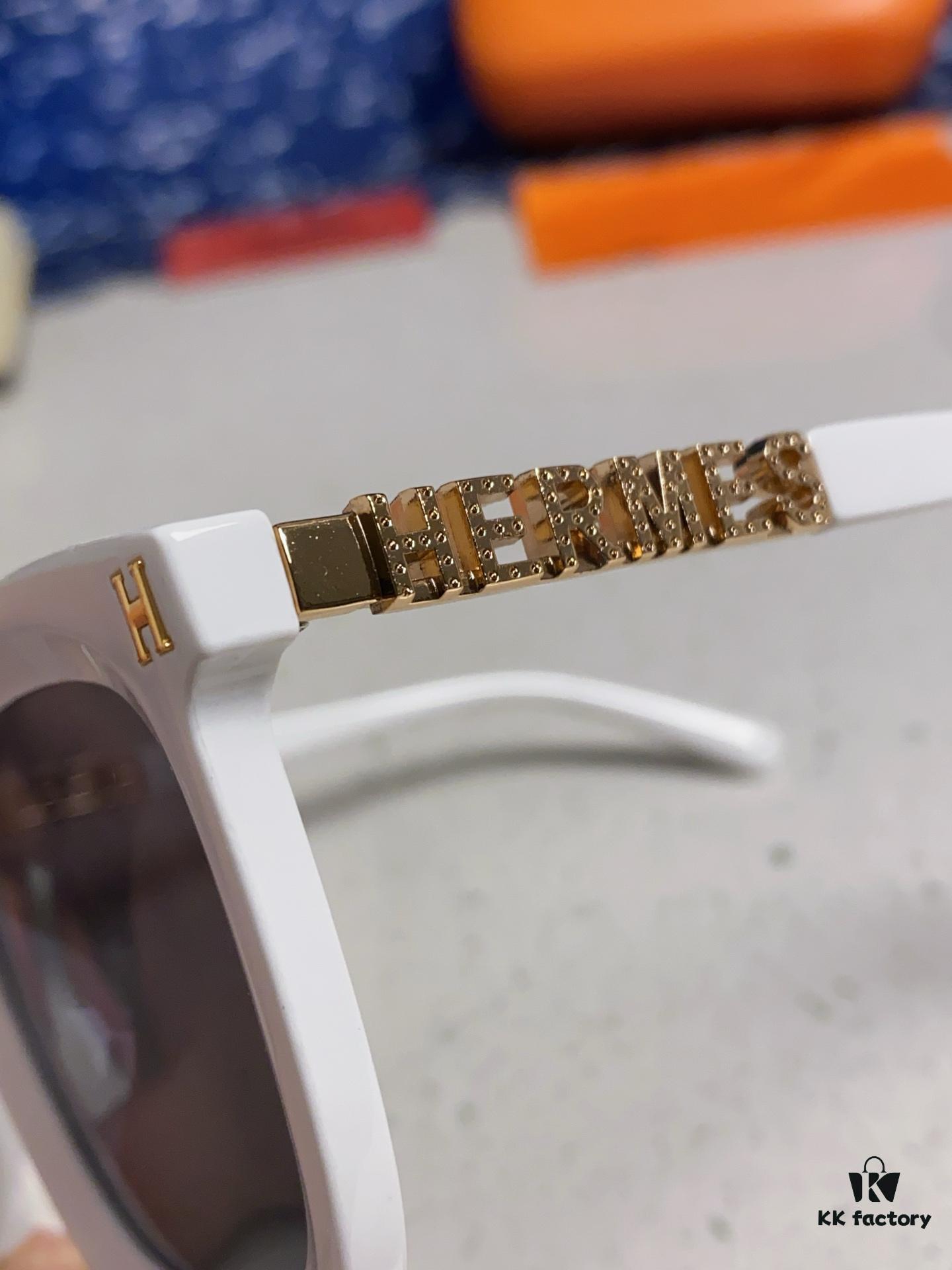 Hermes 2025 New Arrival Retro Square Unisex Sunglasses for Women, Slimming Design for Round Faces, Fashionable Influencer-Style Sunglasses with Metal Cut-Out Temples, UV-Protective Eyewear