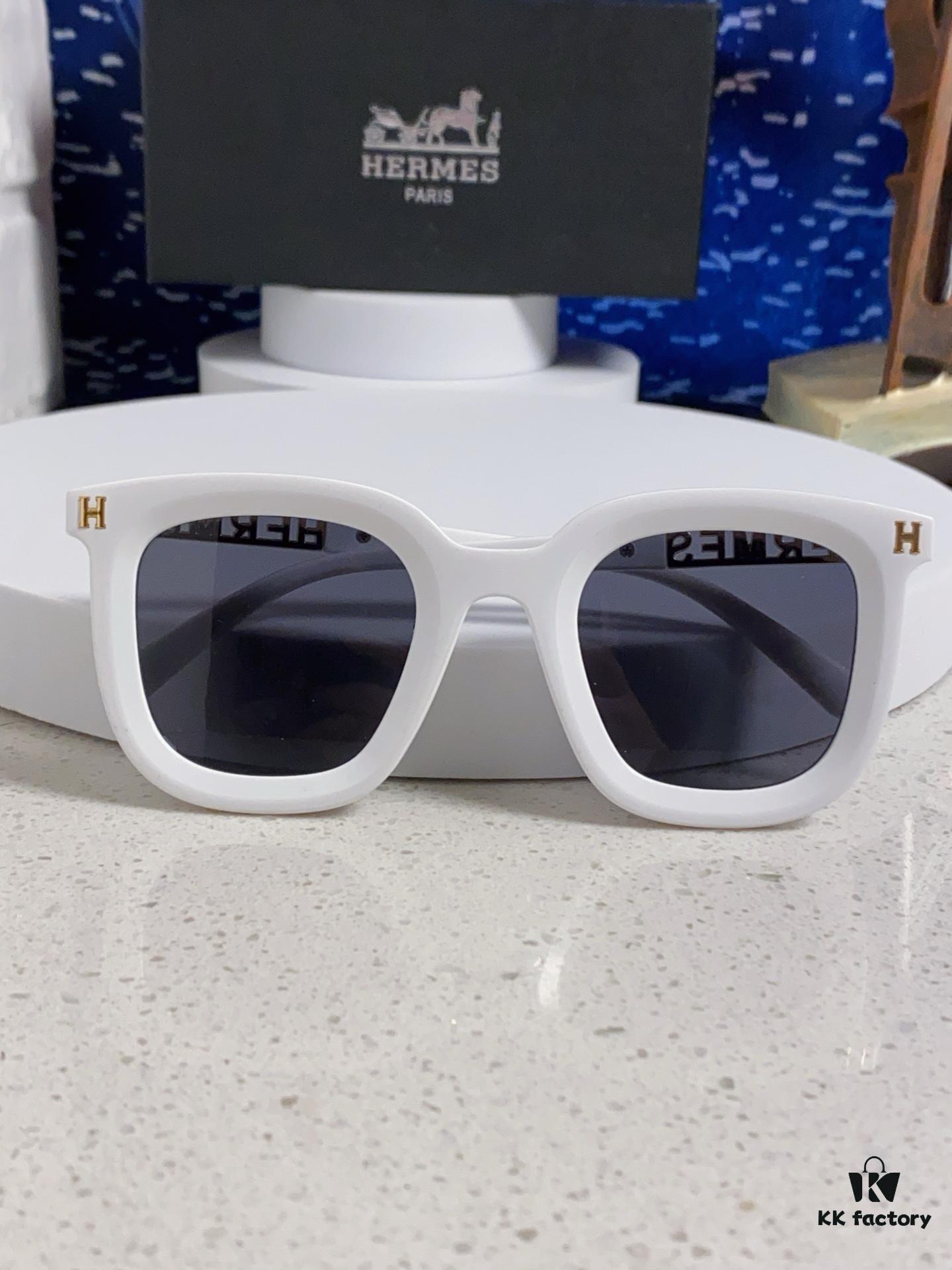Hermes 2025 New Arrival Retro Square Unisex Sunglasses for Women, Slimming Design for Round Faces, Fashionable Influencer-Style Sunglasses with Metal Cut-Out Temples, UV-Protective Eyewear