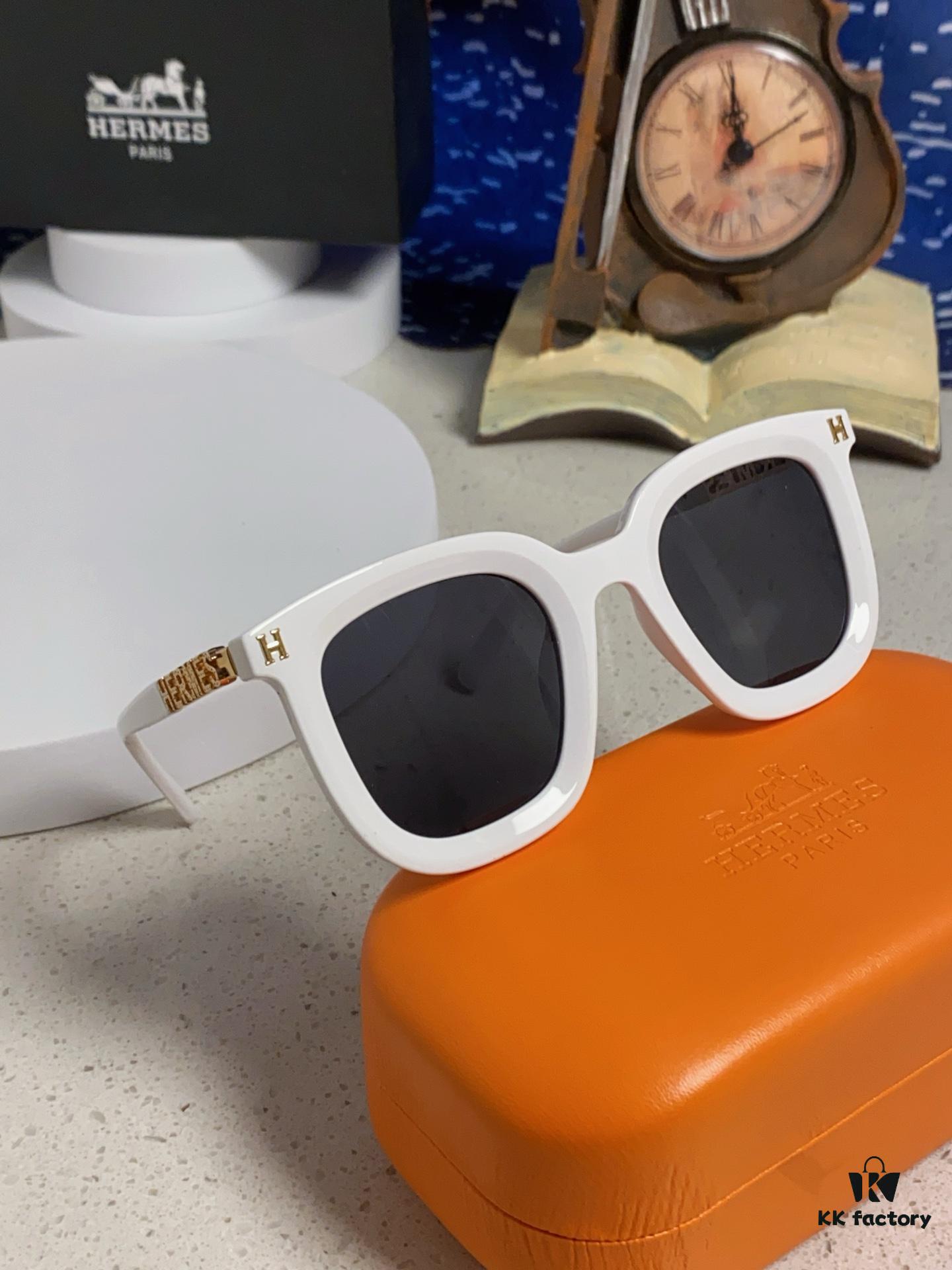 Hermes 2025 New Arrival Retro Square Unisex Sunglasses for Women, Slimming Design for Round Faces, Fashionable Influencer-Style Sunglasses with Metal Cut-Out Temples, UV-Protective Eyewear