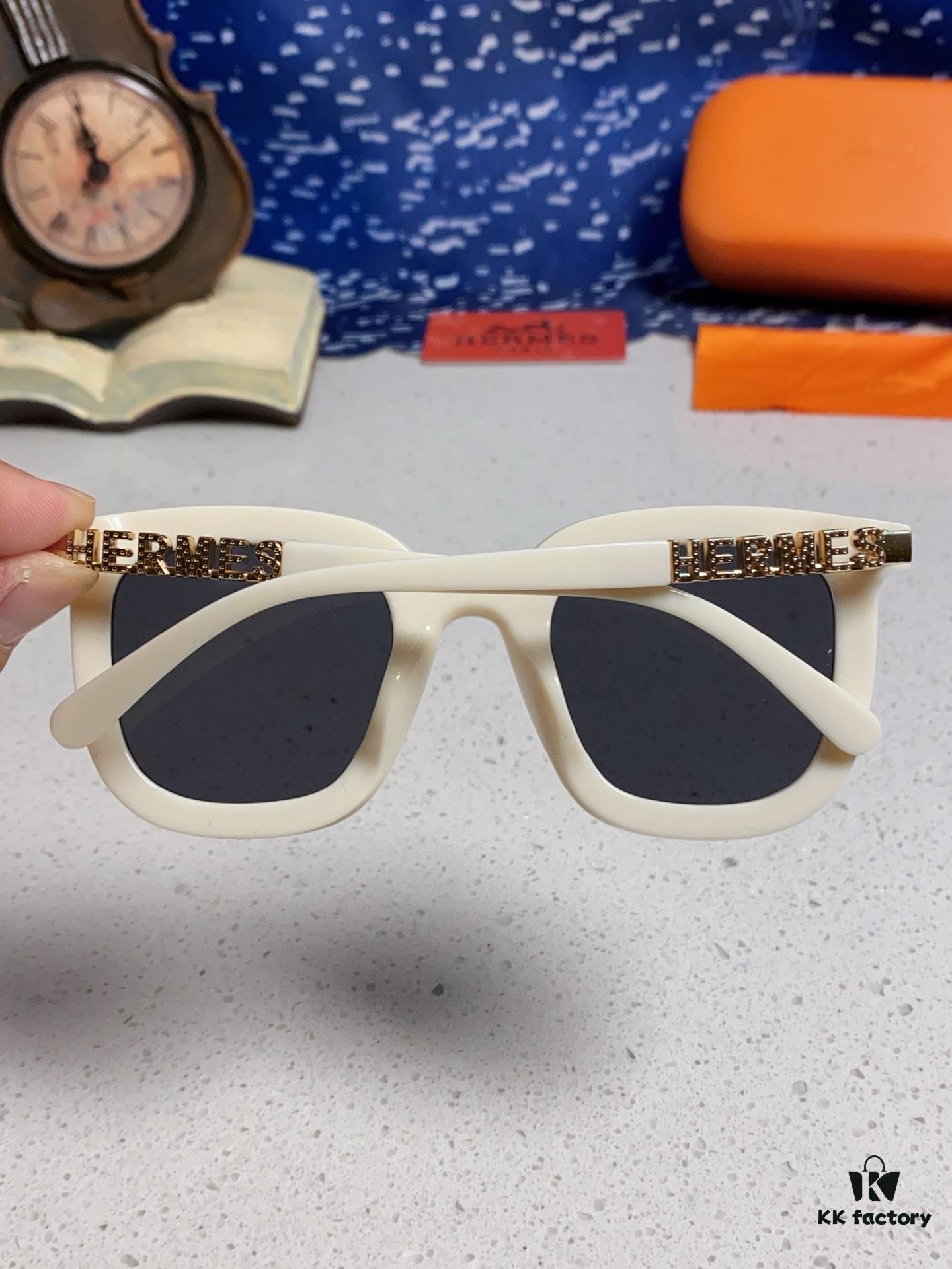 Hermes 2025 New Arrival Retro Square Unisex Sunglasses for Women, Slimming Frame for Round Faces, Fashionable Metal Hollow-out Temples, UV Protection Sun Glasses