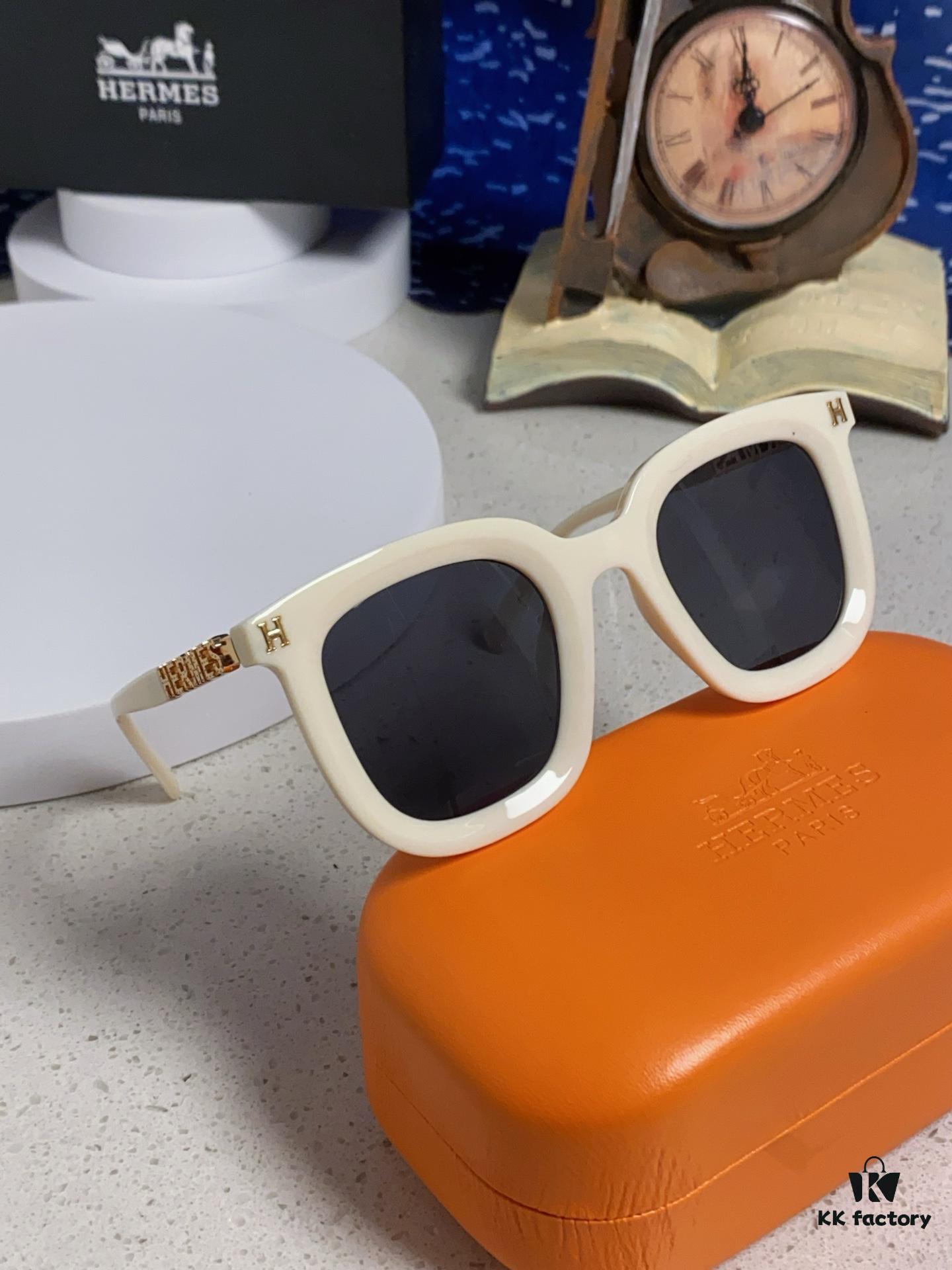 Hermes 2025 New Arrival Retro Square Unisex Sunglasses for Women, Slimming Frame for Round Faces, Fashionable Metal Hollow-out Temples, UV Protection Sun Glasses