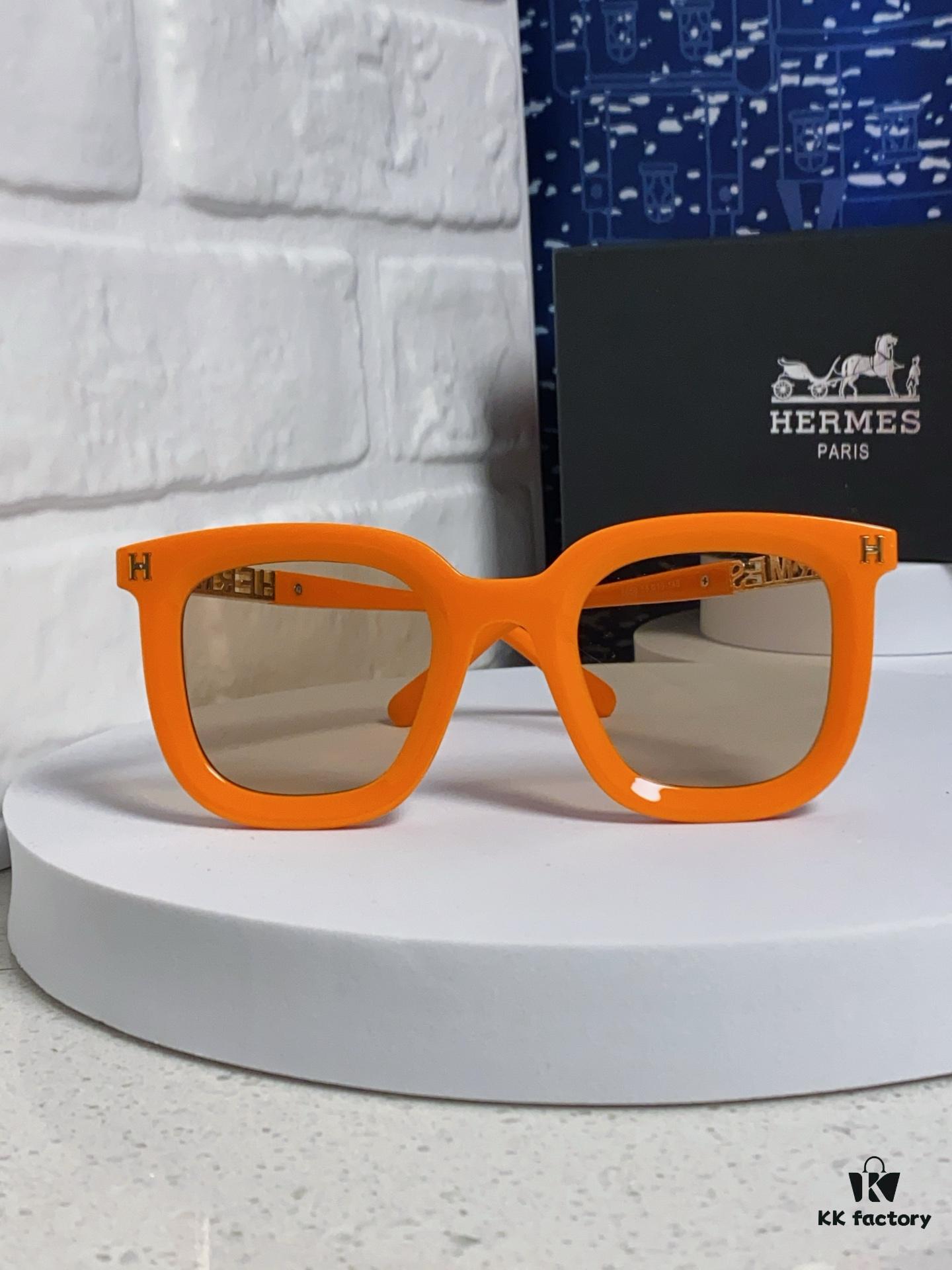 Hermes 2025 New Arrival Retro Square Unisex Sunglasses for Women, Slimming Frame for Round Faces, Fashionable Metal-Embossed Temples, UV-Protective Shades