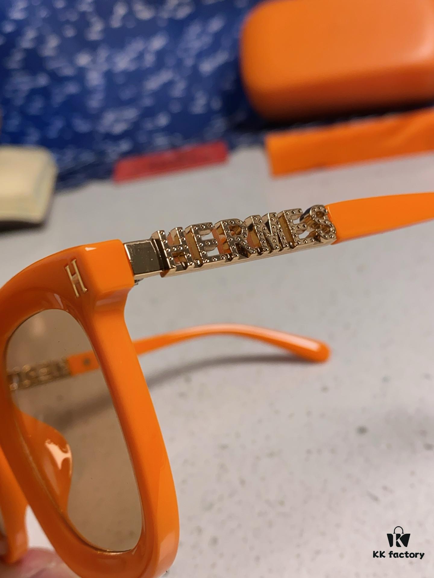 Hermes 2025 New Arrival Retro Square Unisex Sunglasses for Women, Slimming Frame for Round Faces, Fashionable Metal-Embossed Temples, UV-Protective Shades