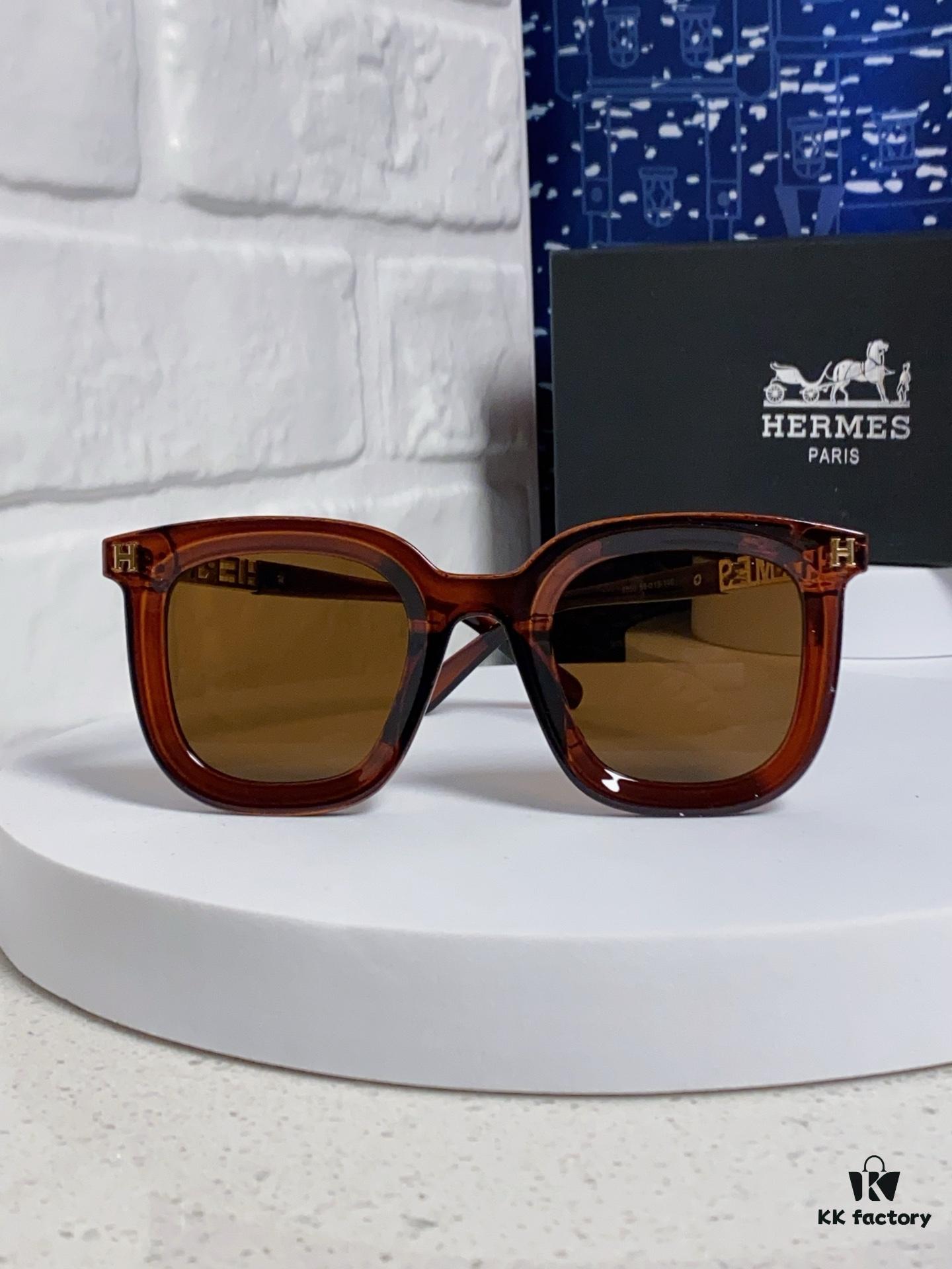 Hermes 2025 New Arrival Retro Square Unisex Sunglasses for Women, Slimming Design for Round Faces, Fashionable Metal-Frame with Cut-Out Temples, UV-Protective Sunglasses