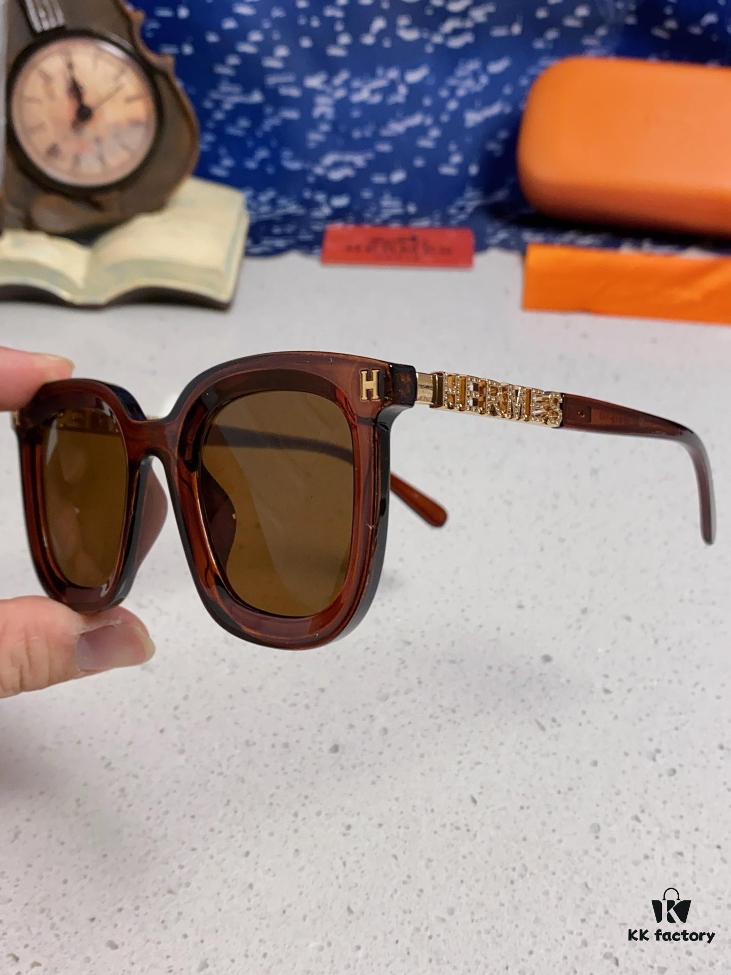 Hermes 2025 New Arrival Retro Square Unisex Sunglasses for Women, Slimming Design for Round Faces, Fashionable Metal-Frame with Cut-Out Temples, UV-Protective Sunglasses