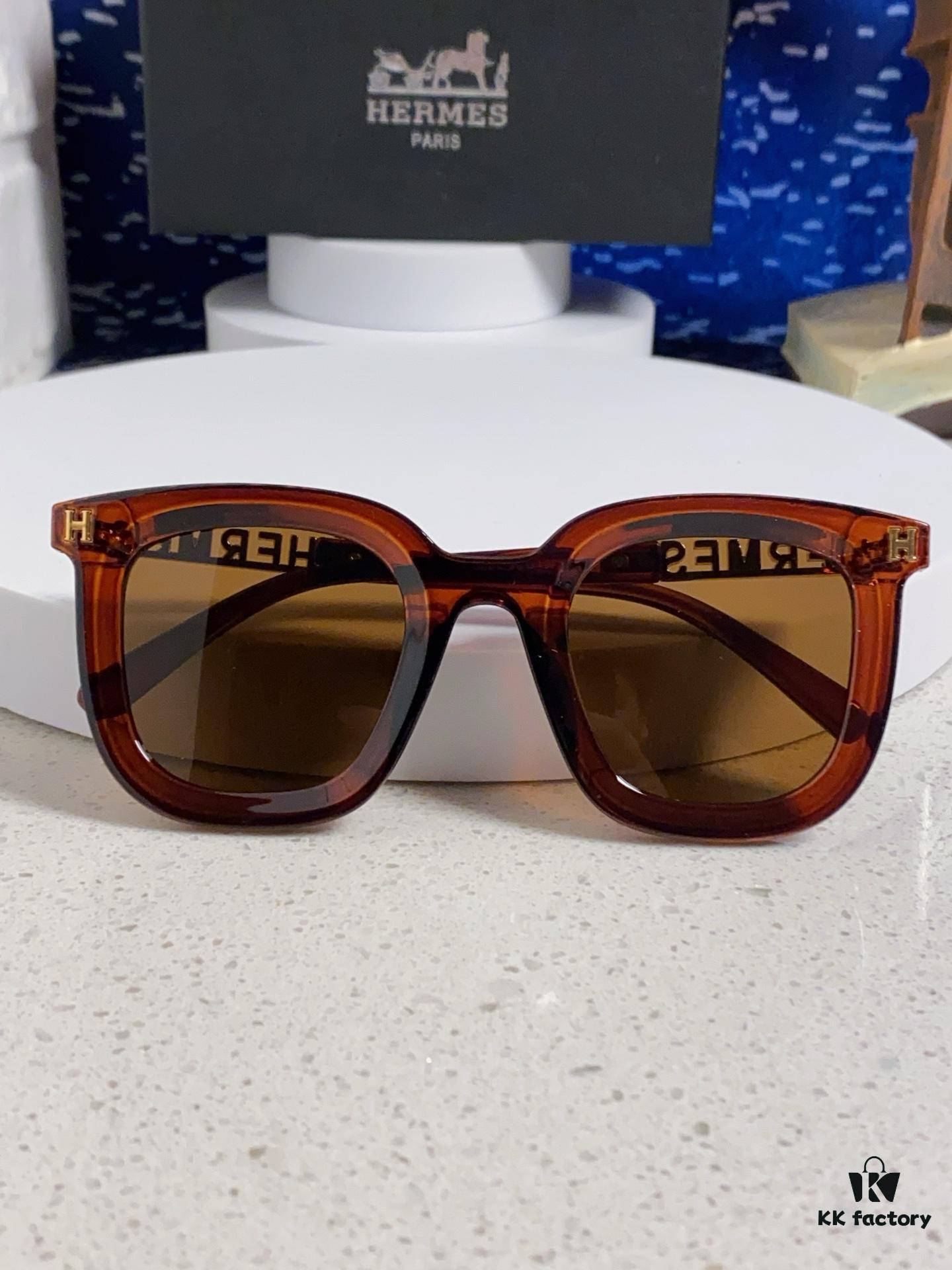 Hermes 2025 New Arrival Retro Square Unisex Sunglasses for Women, Slimming Design for Round Faces, Fashionable Metal-Frame with Cut-Out Temples, UV-Protective Sunglasses