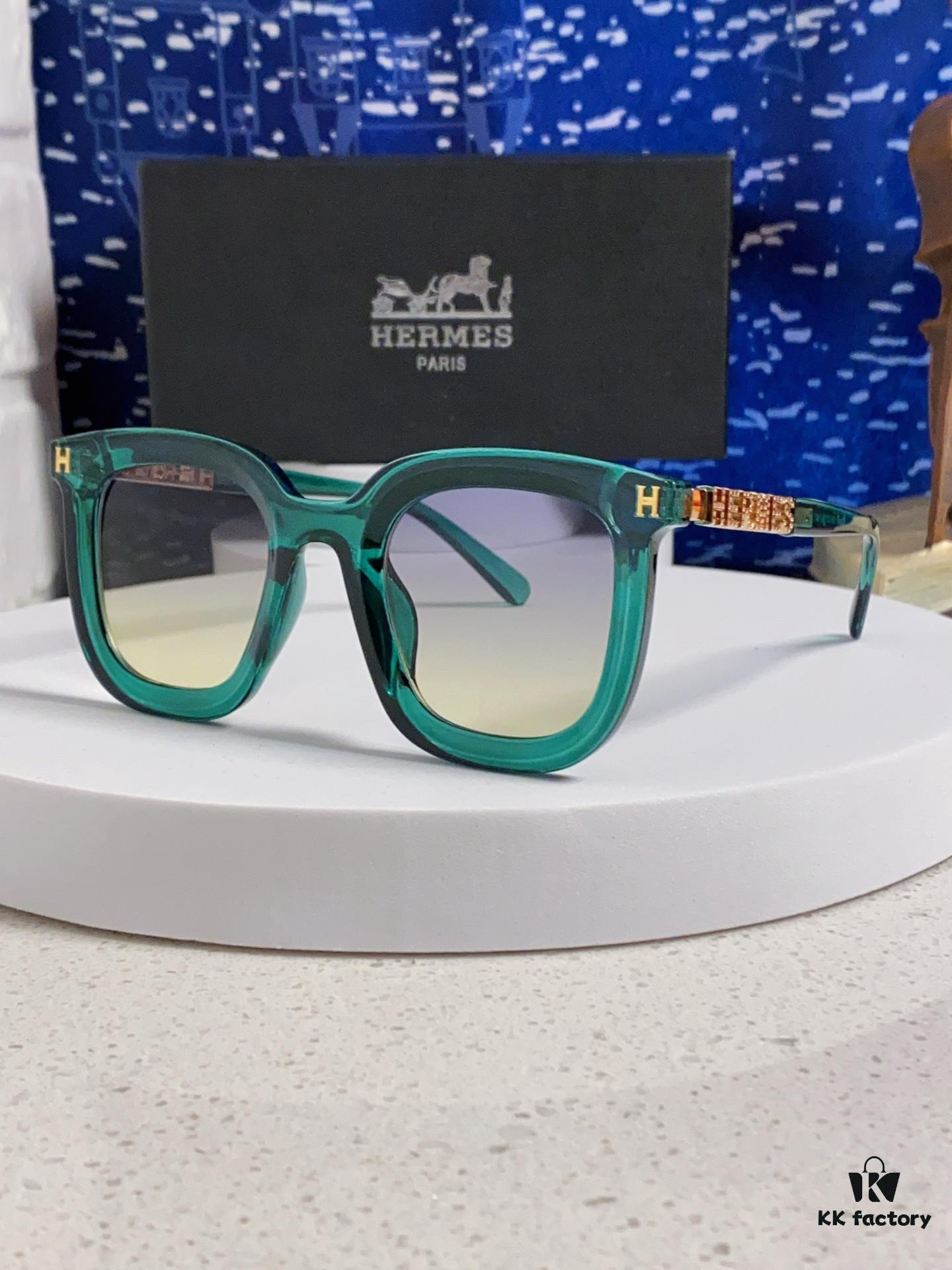 Hermes 2025 New Arrival Retro Square Unisex Sunglasses for Women, Slimming Frame with Metal Cut-out Temples, Fashionable UV-Protective Sunglasses