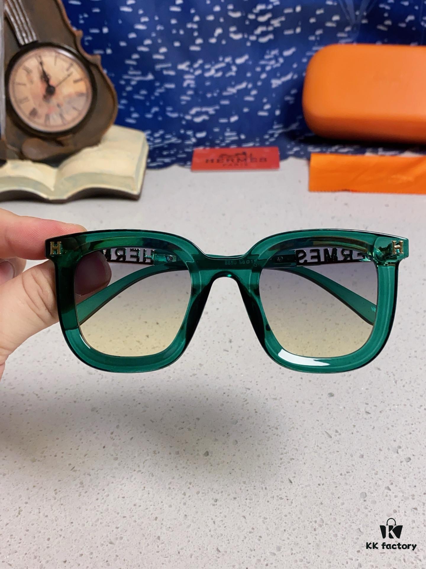 Hermes 2025 New Arrival Retro Square Unisex Sunglasses for Women, Slimming Frame with Metal Cut-out Temples, Fashionable UV-Protective Sunglasses