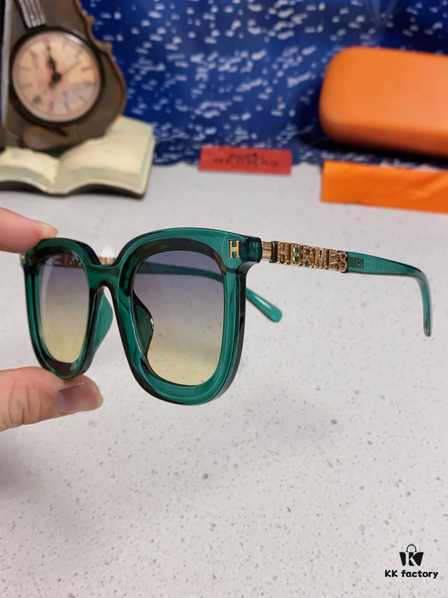 Hermes 2025 New Arrival Retro Square Unisex Sunglasses for Women, Slimming Frame with Metal Cut-out Temples, Fashionable UV-Protective Sunglasses