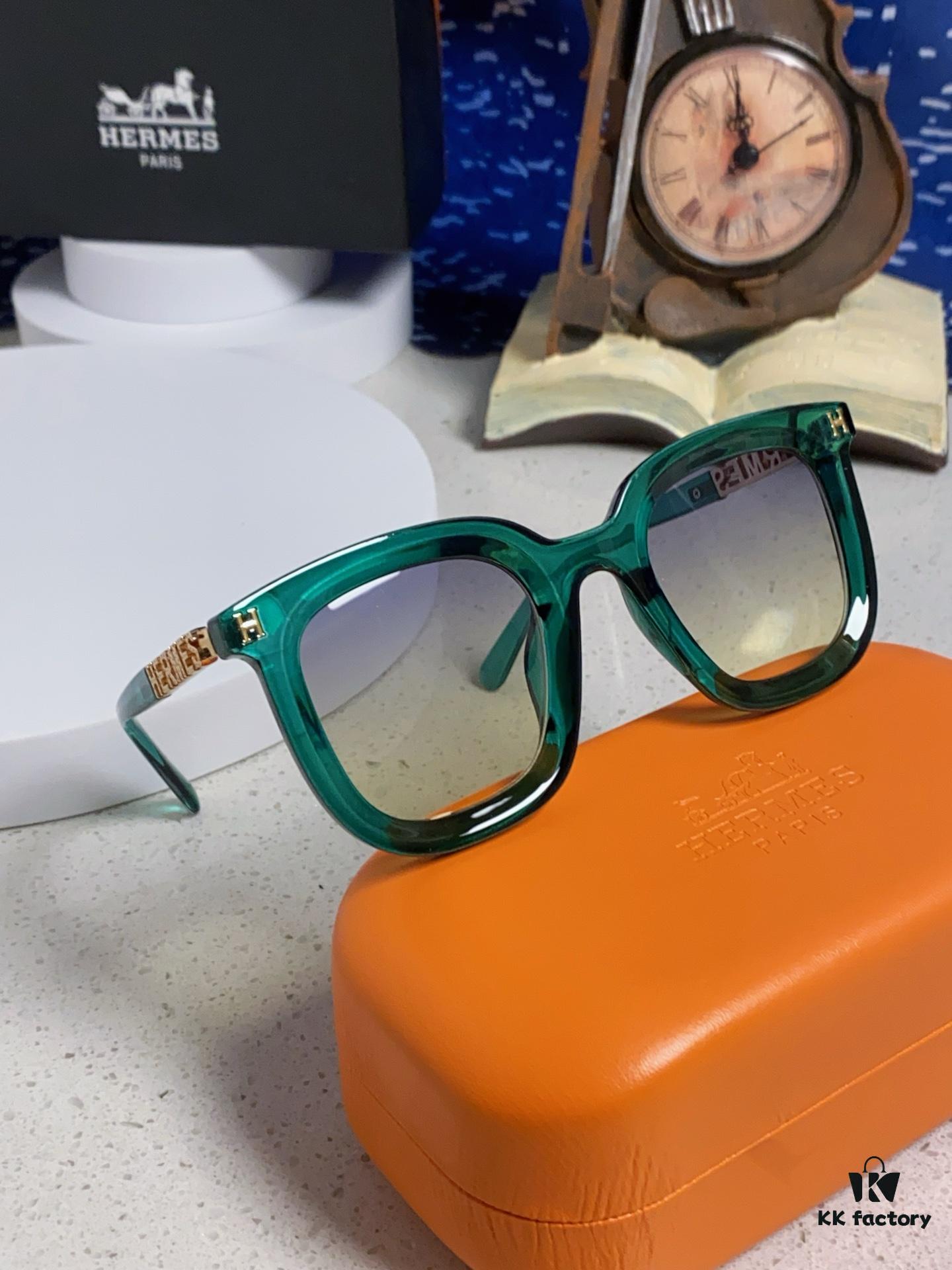 Hermes 2025 New Arrival Retro Square Unisex Sunglasses for Women, Slimming Frame with Metal Cut-out Temples, Fashionable UV-Protective Sunglasses