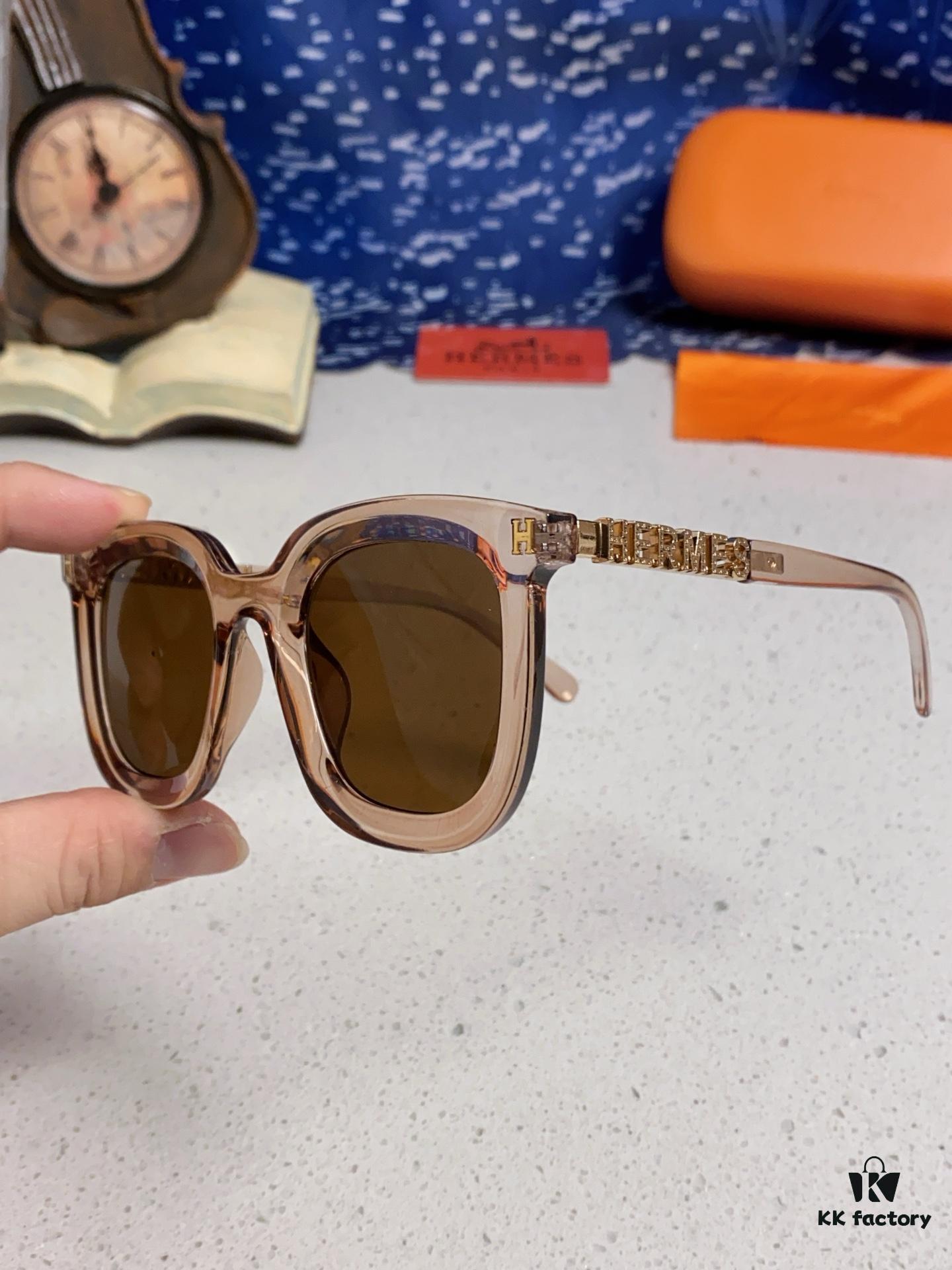 Hermes 2025 New Arrival Retro Square Unisex Sunglasses for Women, Slimming Frame for Round Faces, Fashionable Influencer-Style Sunglasses with Metal Cut-Out Temples, UV-Protective Eyewear