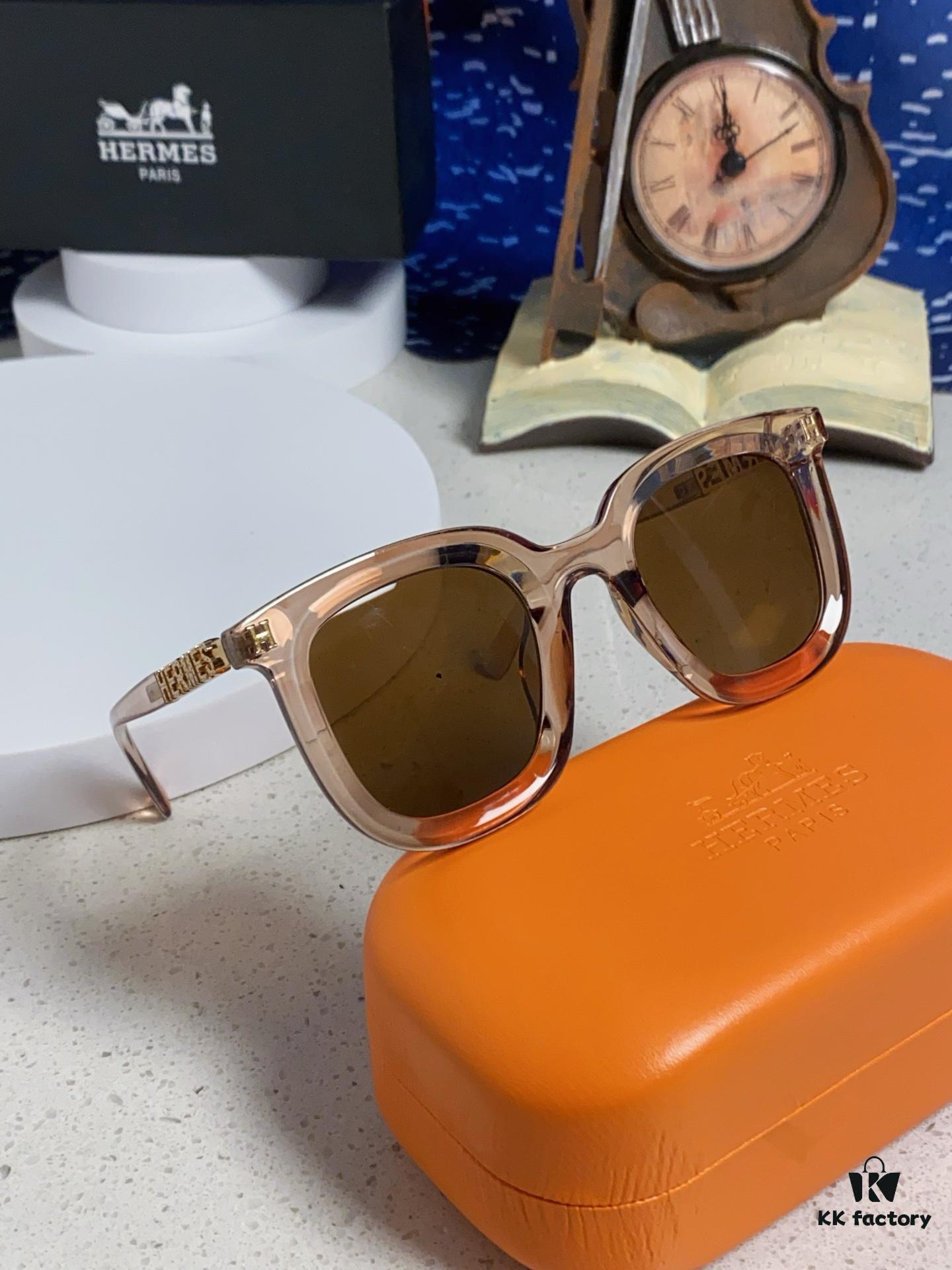 Hermes 2025 New Arrival Retro Square Unisex Sunglasses for Women, Slimming Frame for Round Faces, Fashionable Influencer-Style Sunglasses with Metal Cut-Out Temples, UV-Protective Eyewear