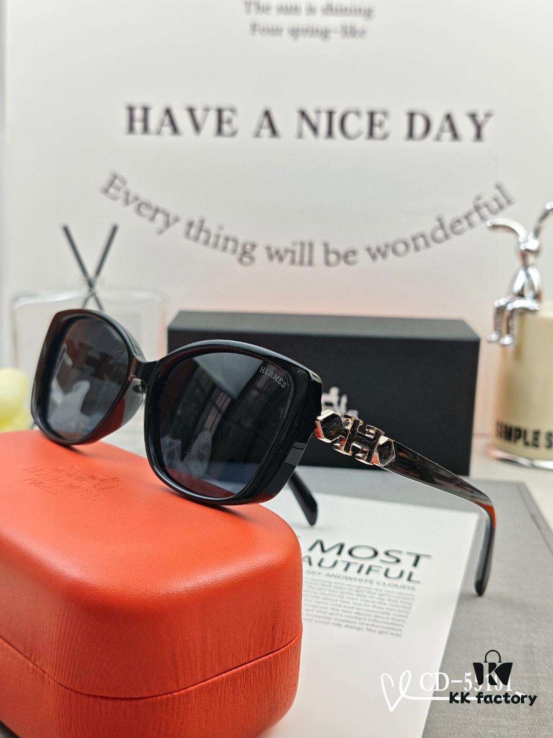 Hermès | New Model 55101 TR90 Frame Lightweight Polarized Sunglasses with Bag, Ideal for Travel and Fashion Pairing