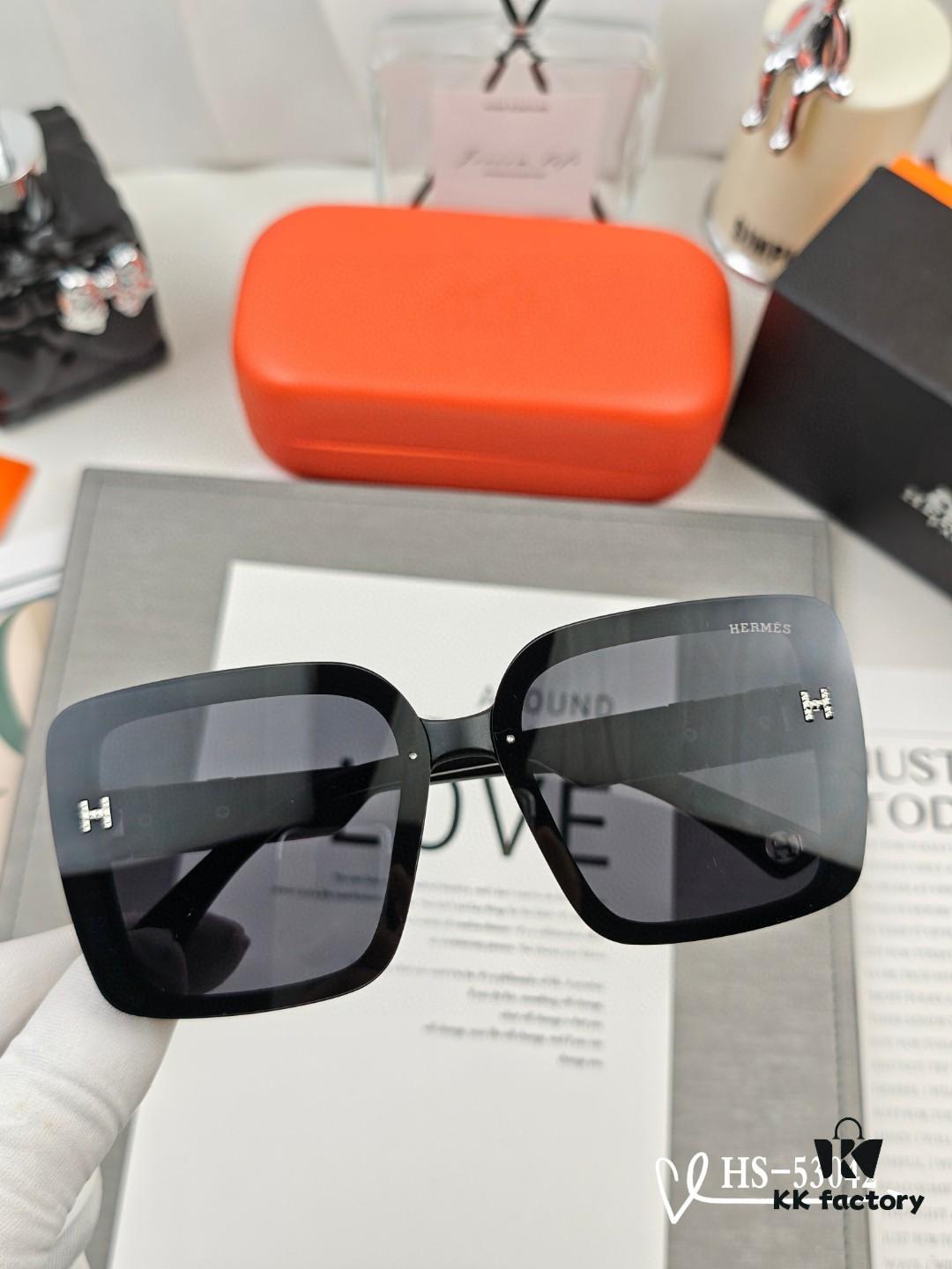 Hermès | New Model Sunglasses with Polarized Lenses, Lightweight TR90 Frame, UV Protection for Travel and Daily Wear