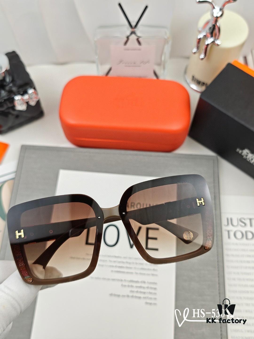 Hermès | New Model Sunglasses with Polarized Lenses, Lightweight TR90 Frame, UV Protection for Travel and Daily Wear
