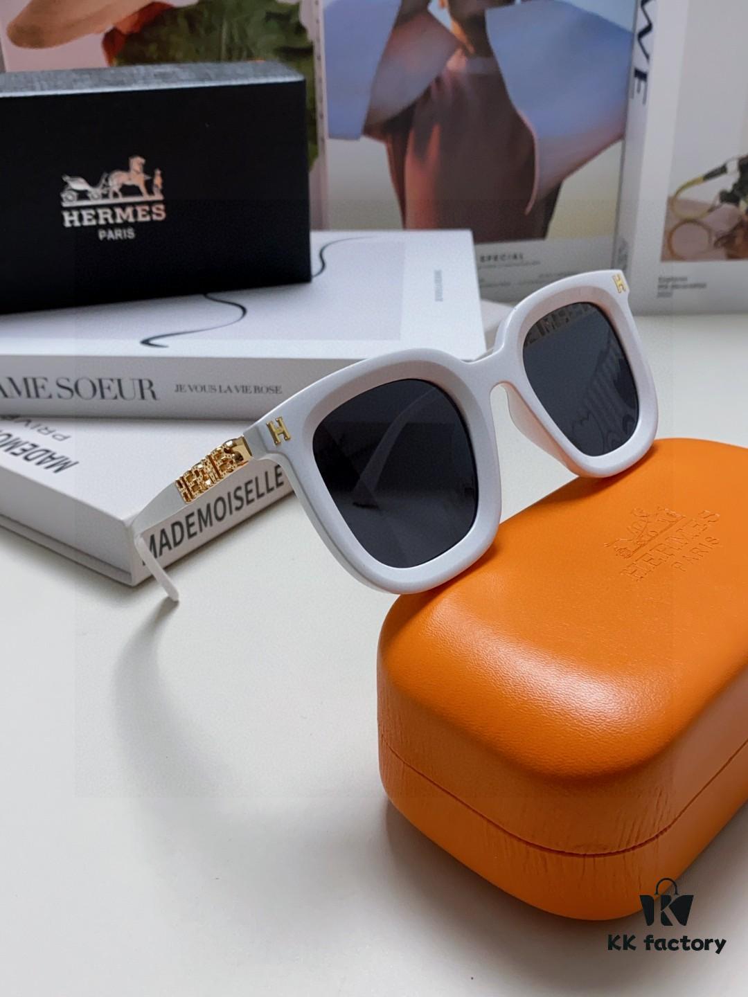 Hermes 2025 New Arrival Retro Square Unisex Sunglasses for Women, Slimming Frame for Round Faces, Fashionable Influencer-Style Sunglasses with Metal Cut-Out Temples, UV-Protective