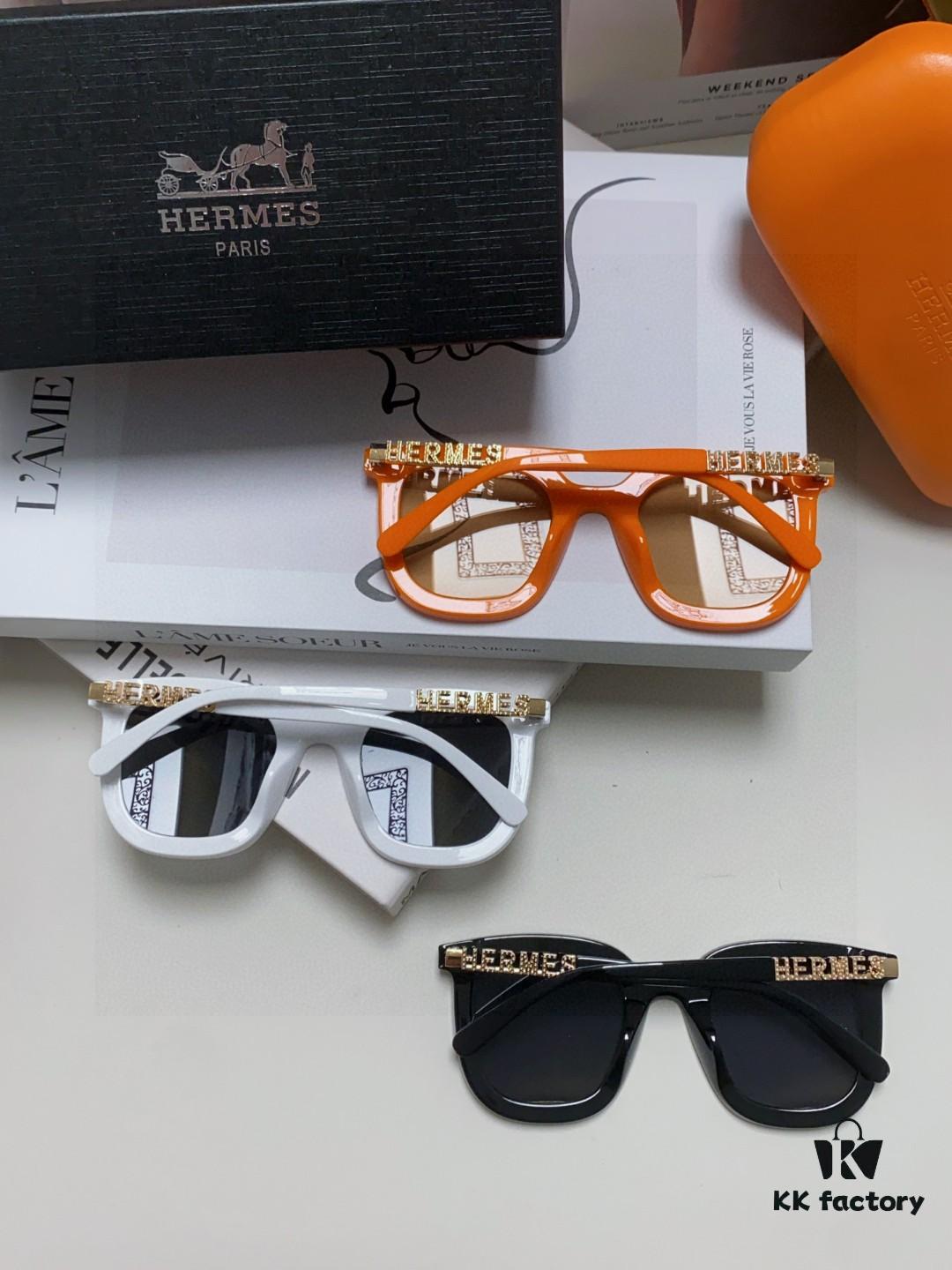 Hermes 2025 New Arrival Retro Square Unisex Sunglasses for Women, Slimming Frame for Round Faces, Fashionable Influencer-Style Sunglasses with Metal Cut-Out Temples, UV-Protective