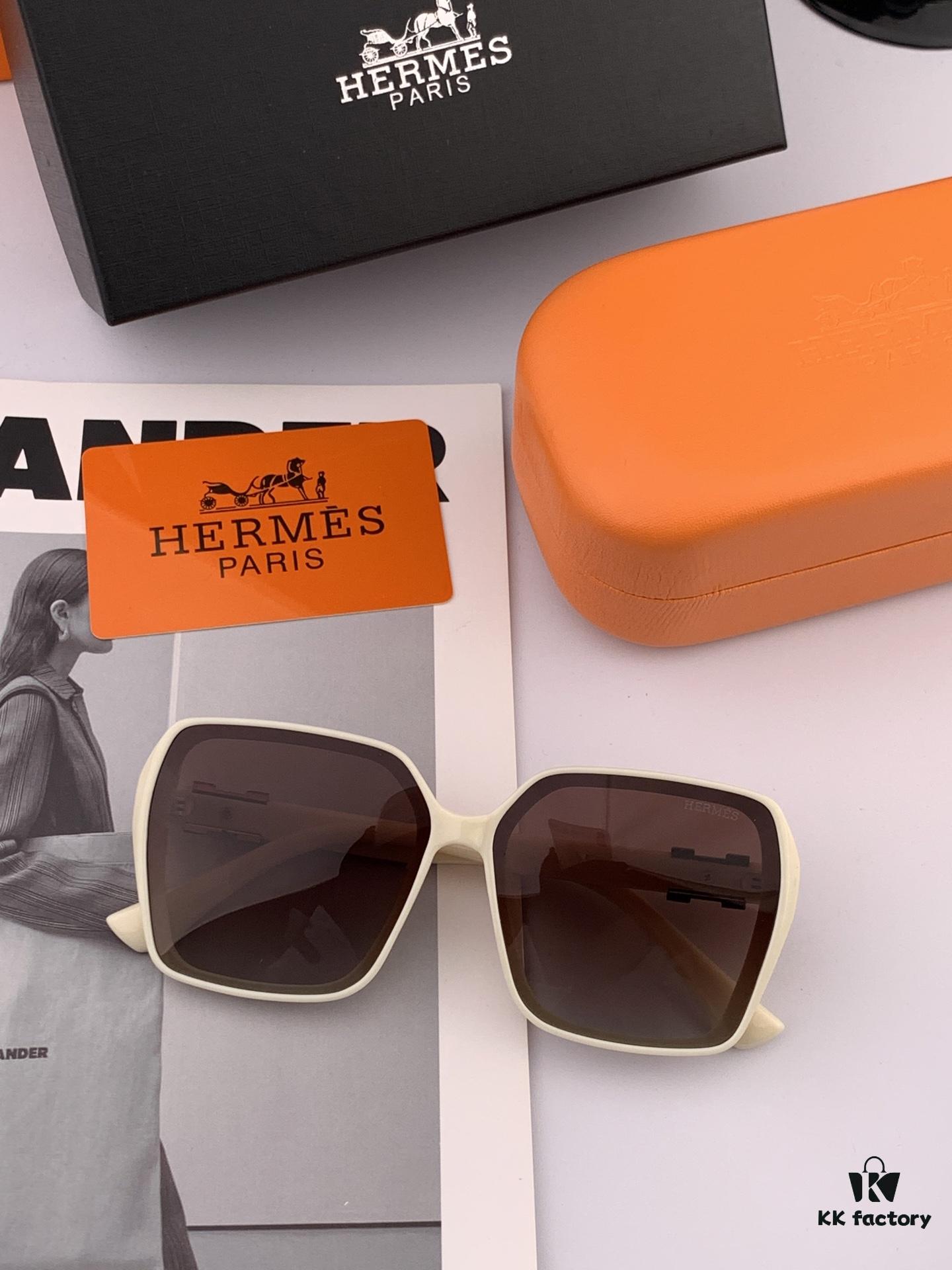HERMES Spring 2025 New Arrival Original Luxury Square Sunglasses H1245