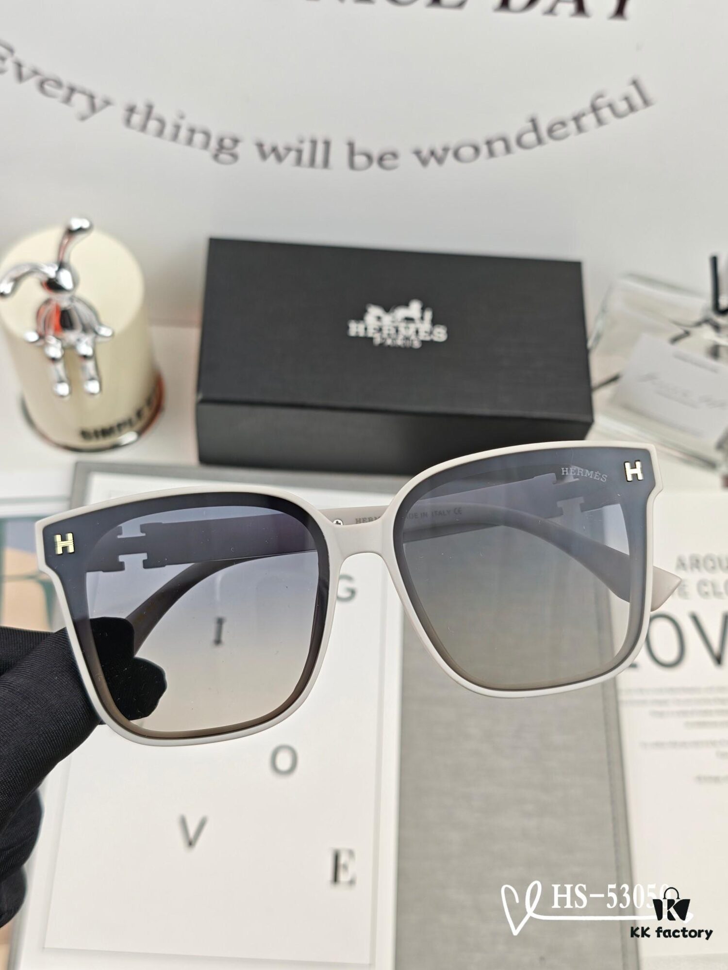 Hermès | New Model 53050 TR90 Frame Sunglasses with Polarized Lenses, Lightweight and Comfortable for Travel and Driving