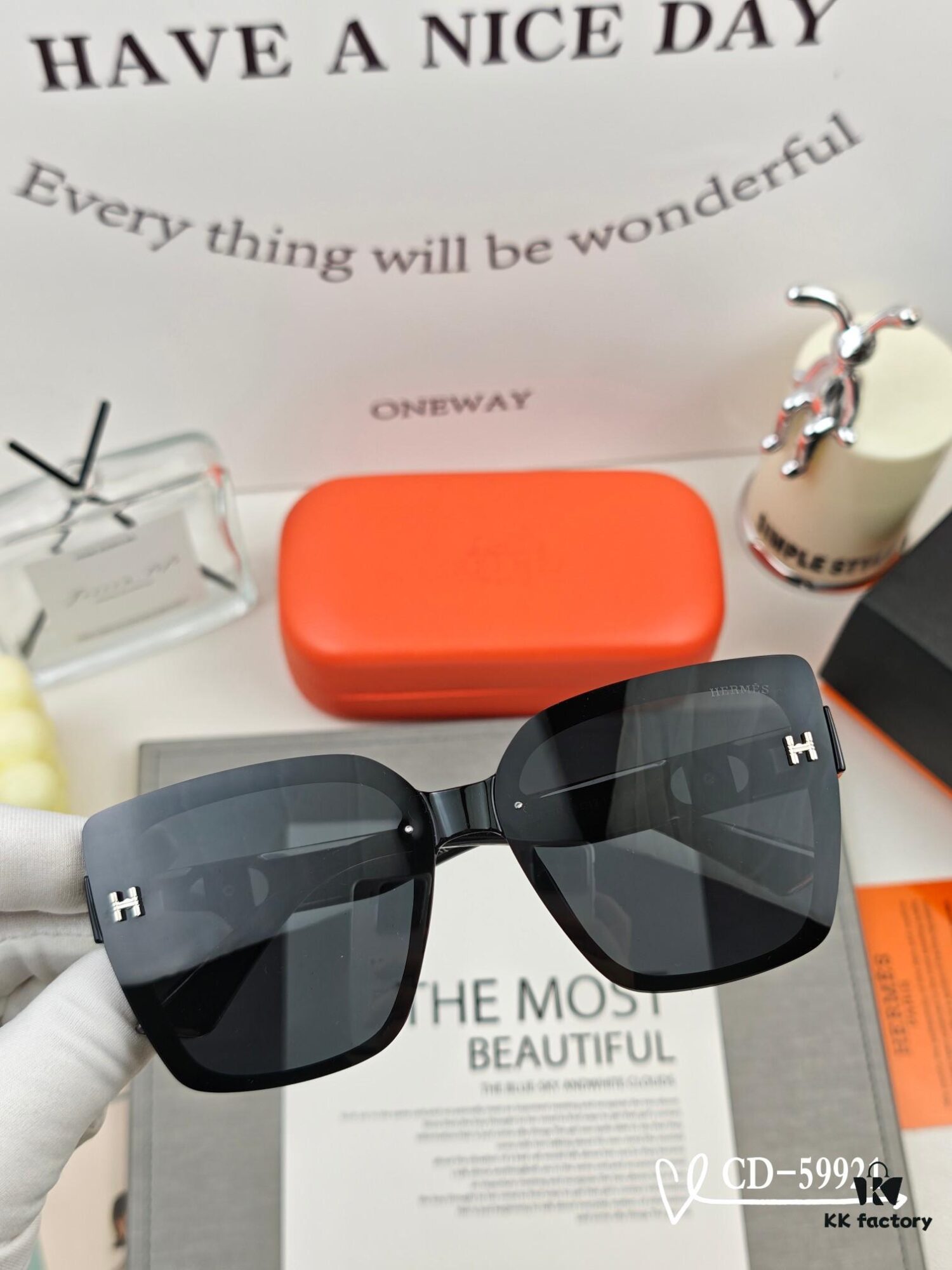 Hermès | New Model Sunglasses with Polarized Lenses, Lightweight TR90 Frame, UV Protection for Travel and Fashion