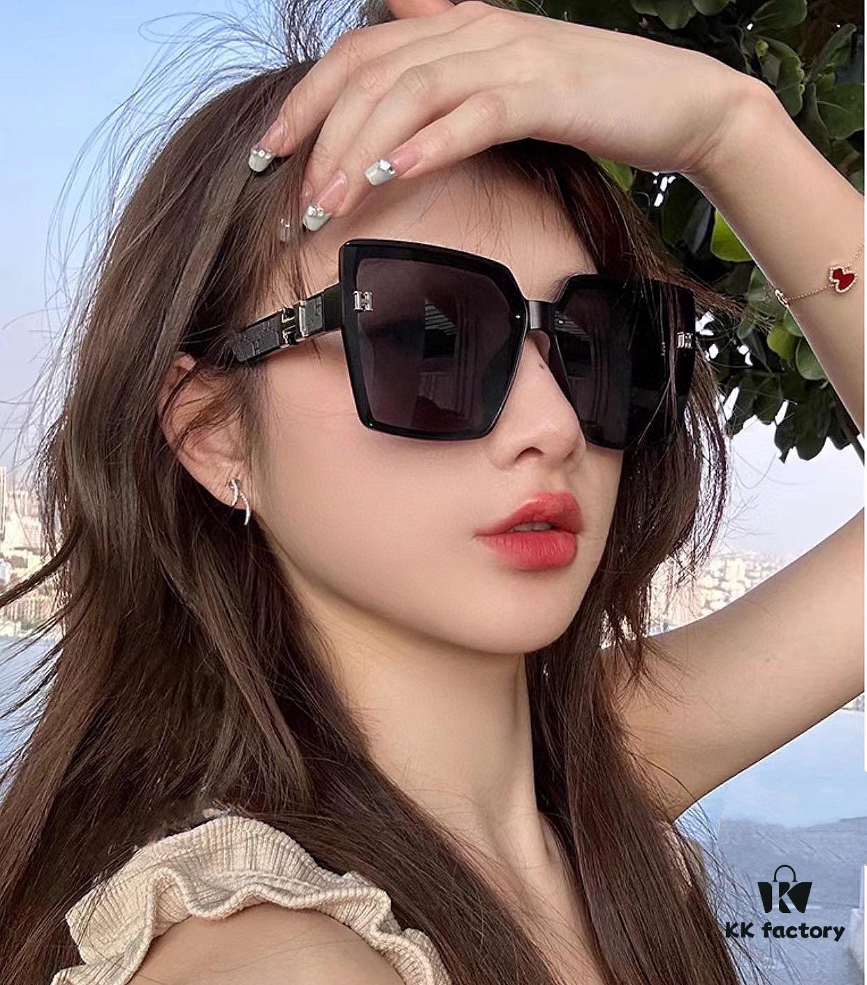 HERMES 2024 Spring New Arrival Original Release Famous Online Ultra Popular Blue Classic Luxury Global Fashion Square Sunglasses High-Quality Authentic Designer Shades