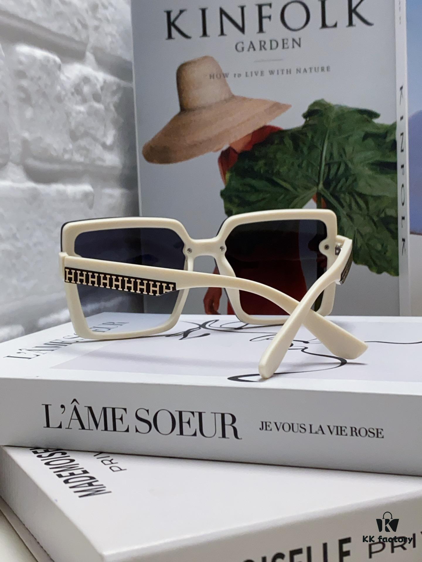 Hermes 2024 New Korean Style Square Women's Sunglasses, Retro Fashion Minimalist Unisex Polarized Sunglasses