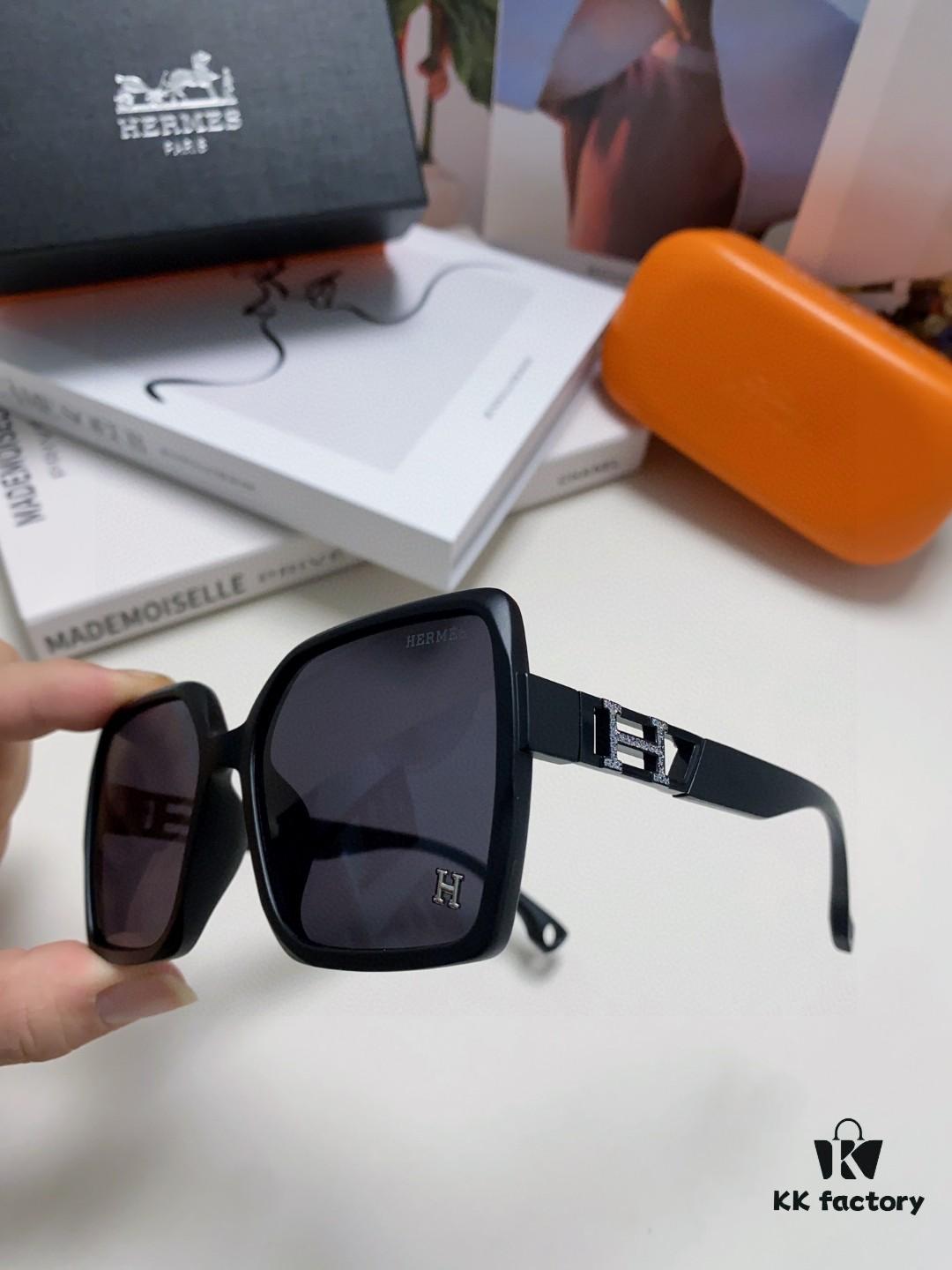 Hermes 2024 New Women's Square Oversized Sunglasses for Round Faces, Slimming UV Protection Sunglasses with Premium Aesthetic, Ideal for Travel and Sun Protection