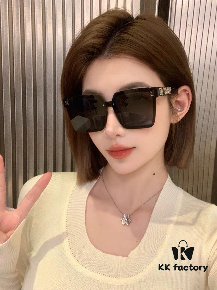 Hermes Women's Square Retro Sunglasses, Korean Style Ins High-End Fashion, Slimming for Large Faces, Trendy Celebrity Streetwear Sun Protection Glasses