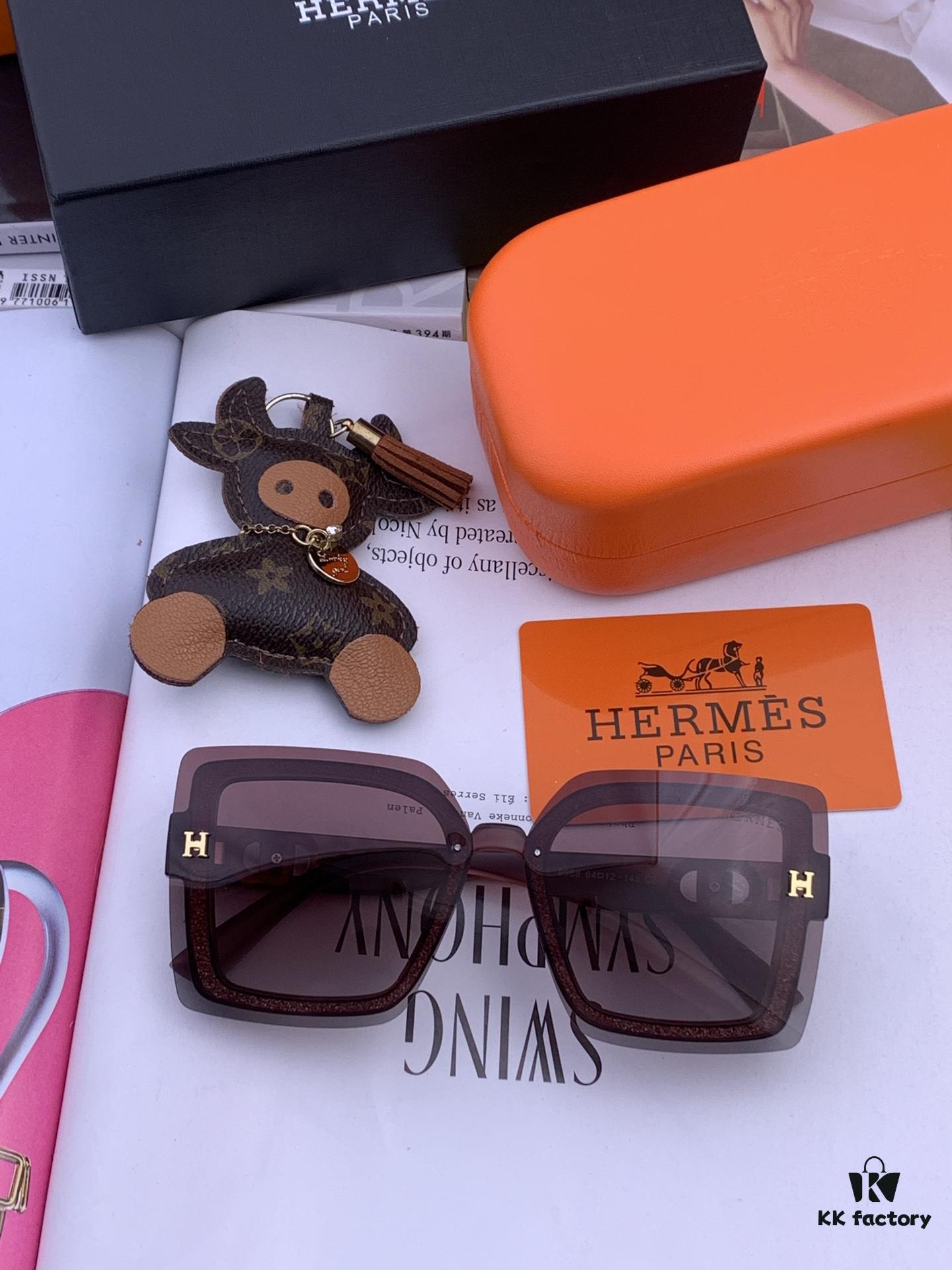 HERMES 2024 Spring New Arrival Original Shipment Popular Luxury Square Sunglasses Model H8998