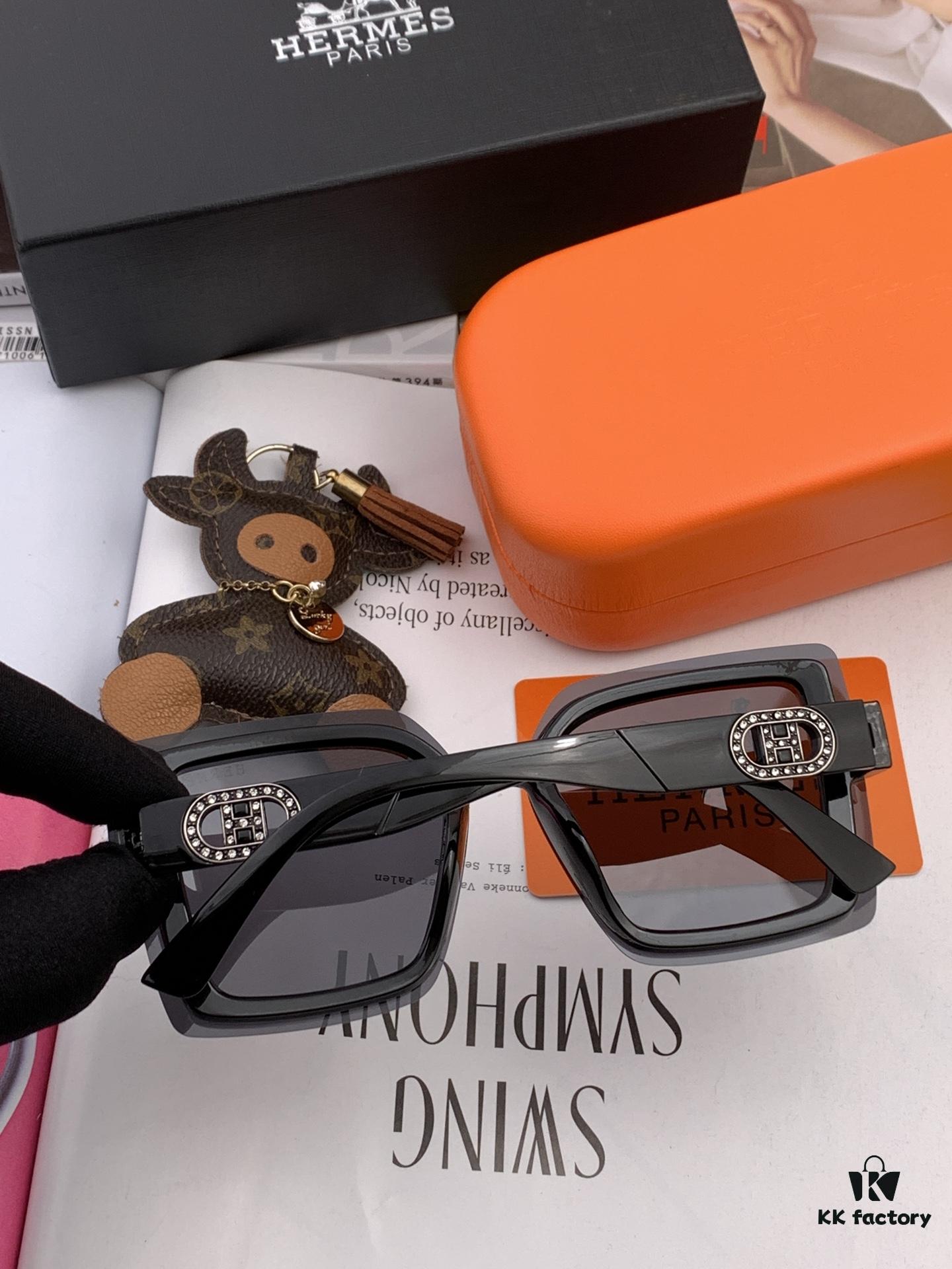 HERMES 2024 Spring New Arrival Original Shipment Popular Luxury Square Sunglasses Model H8998