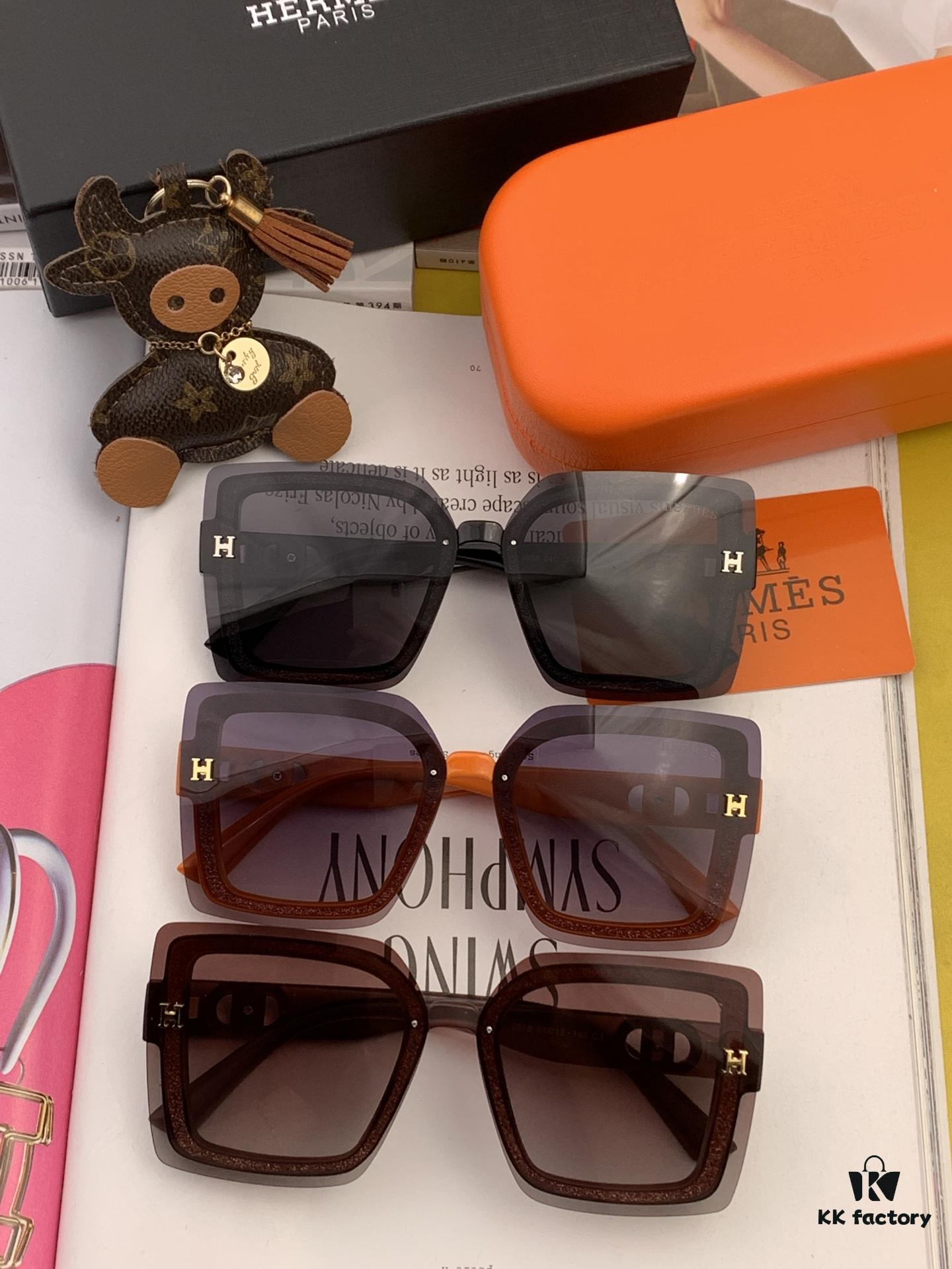 HERMES 2024 Spring New Arrival Original Shipment Popular Luxury Square Sunglasses Model H8998