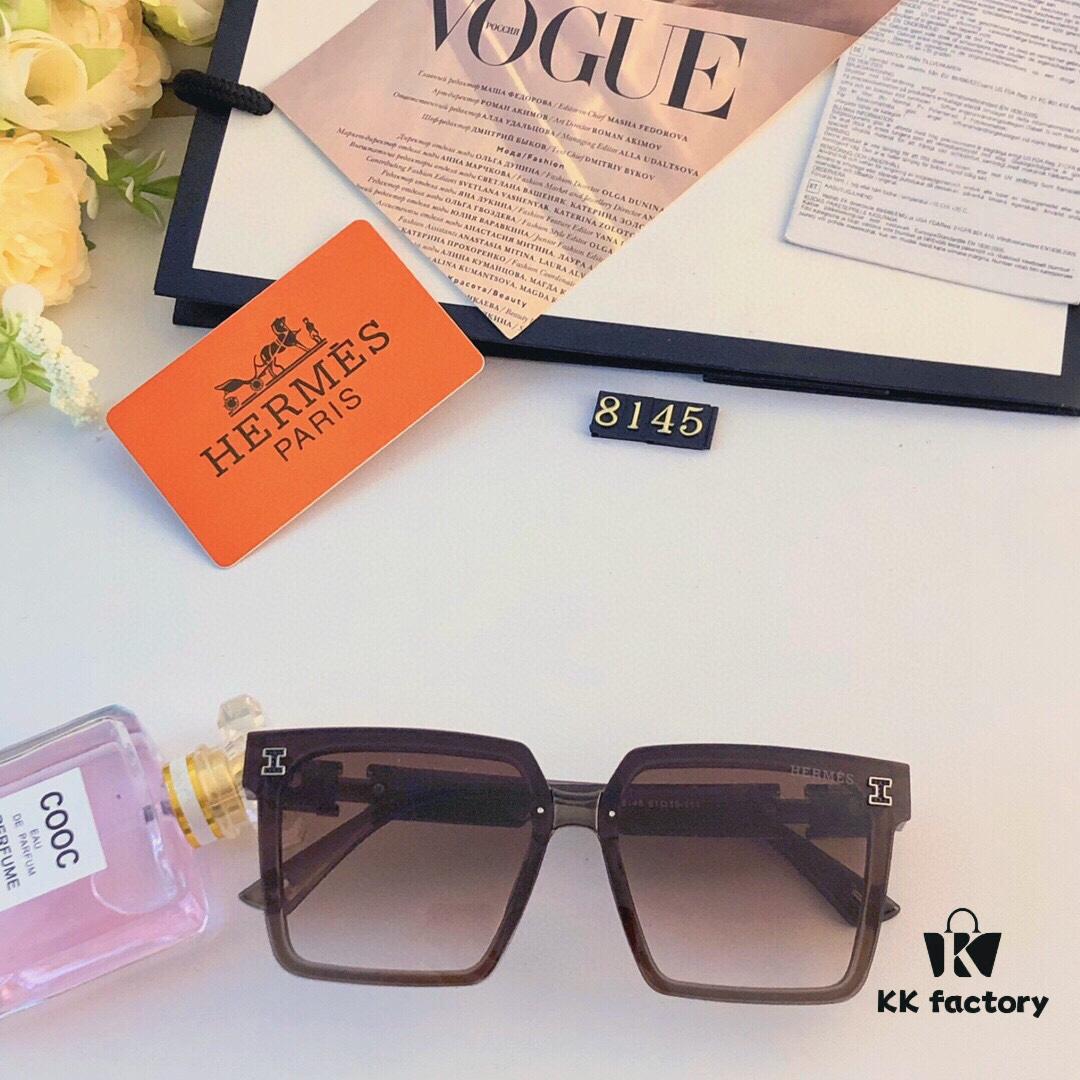 Hermes Women's Square Retro Sunglasses, Korean Style Ins High-End Look, Flattering for Large Faces, Slimming, Fashionable and Unique Sun Protection Glasses for Street Photography