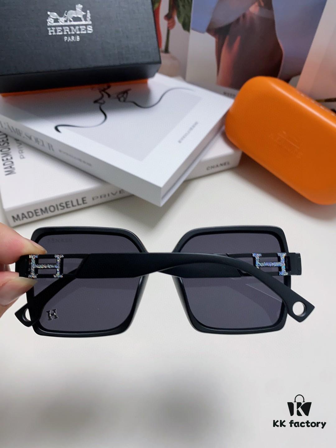 Hermes 2024 New Women's Square Oversized Sunglasses for Round Faces, Slimming UV Protection Sunglasses with Premium Aesthetic, Ideal for Travel and Sun Protection