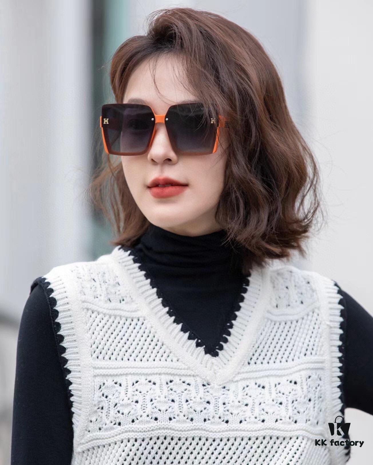 HERMES Hermès Spring 2023 New Arrival Original Release Famous Internet Hit Ultra Popular Blue Classic Luxury Global Fashion Square Sunglasses High-End Quality Authentic High-Quality Model: H1245