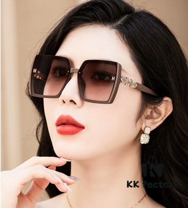 HERMES 2024 Spring New Arrival Original Release Famous Internet Influencer Ultra Popular Blue Classic Luxury Global Fashion Square Sunglasses High-Quality Authentic Designer Eyewear