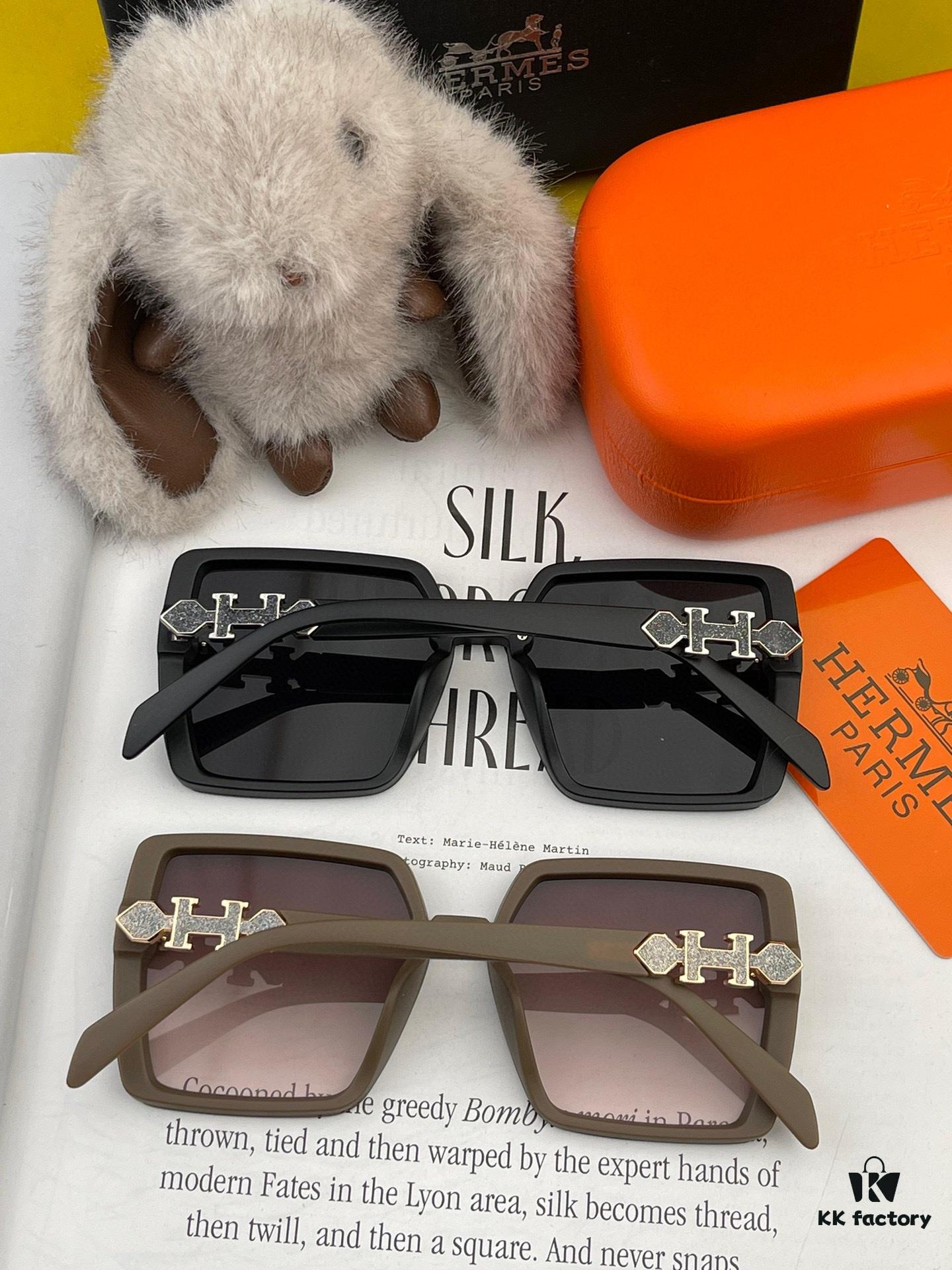 HERMES 2024 Spring New Arrival Original Release Famous Internet Influencer Ultra Popular Blue Classic Luxury Global Fashion Square Sunglasses High-Quality Authentic Designer Eyewear