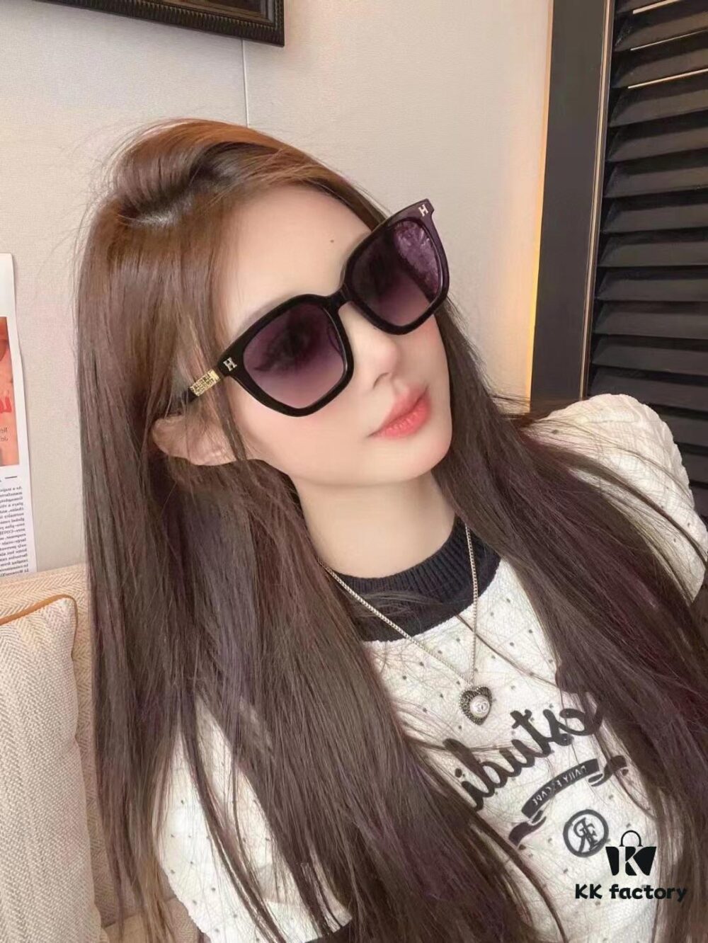 Hermes 2024 New Arrival Retro Square Unisex Sunglasses for Women, Slimming Frame for Round Faces, Fashionable Metal Hollow-out Temples, UV-Protective Sunglasses