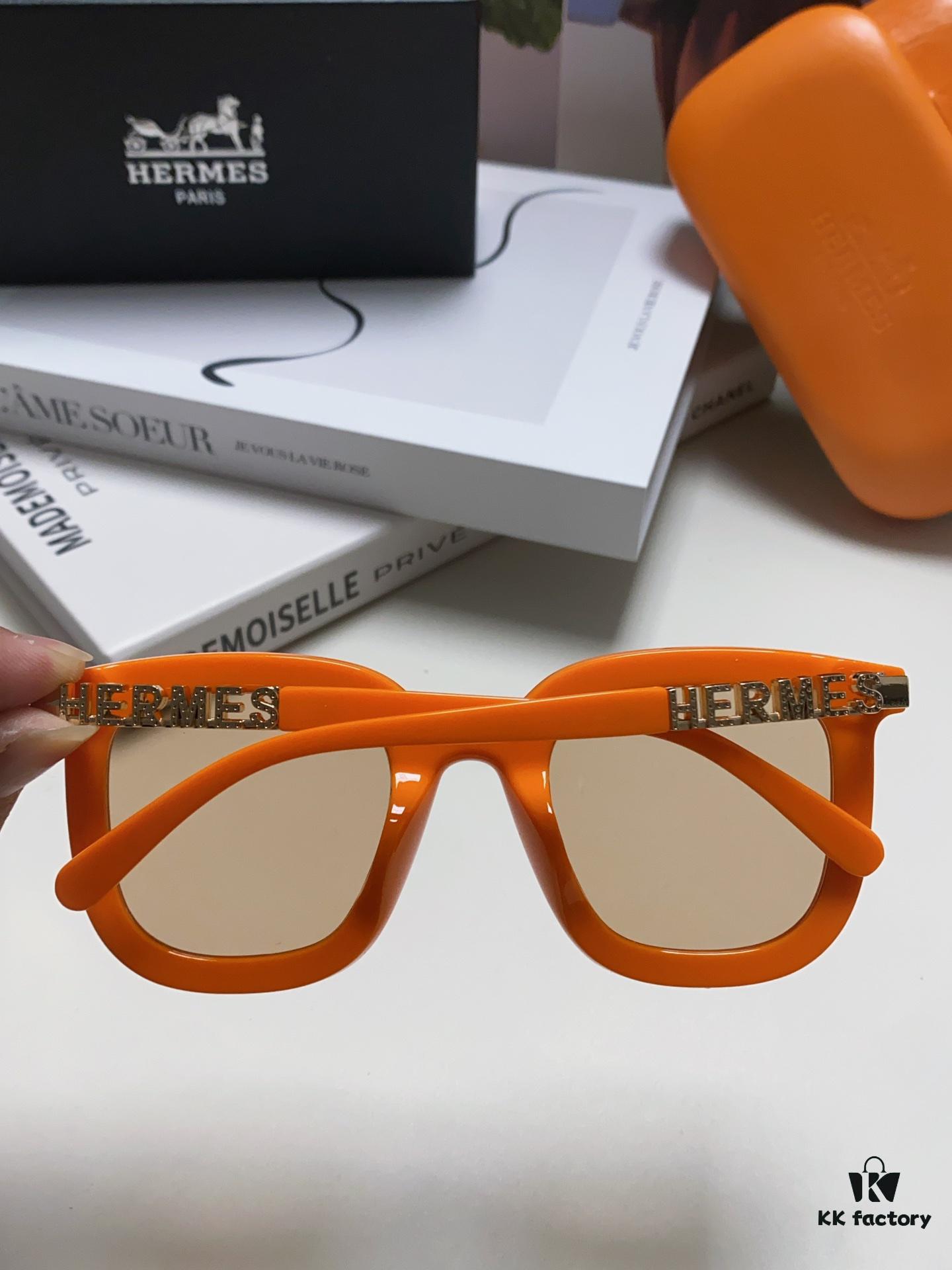 Hermes 2024 New Arrival Retro Square Unisex Sunglasses for Women, Slimming Design for Round Faces, Fashionable Metal Frame with Hollow-out Temples, UV-Protective Sunglasses