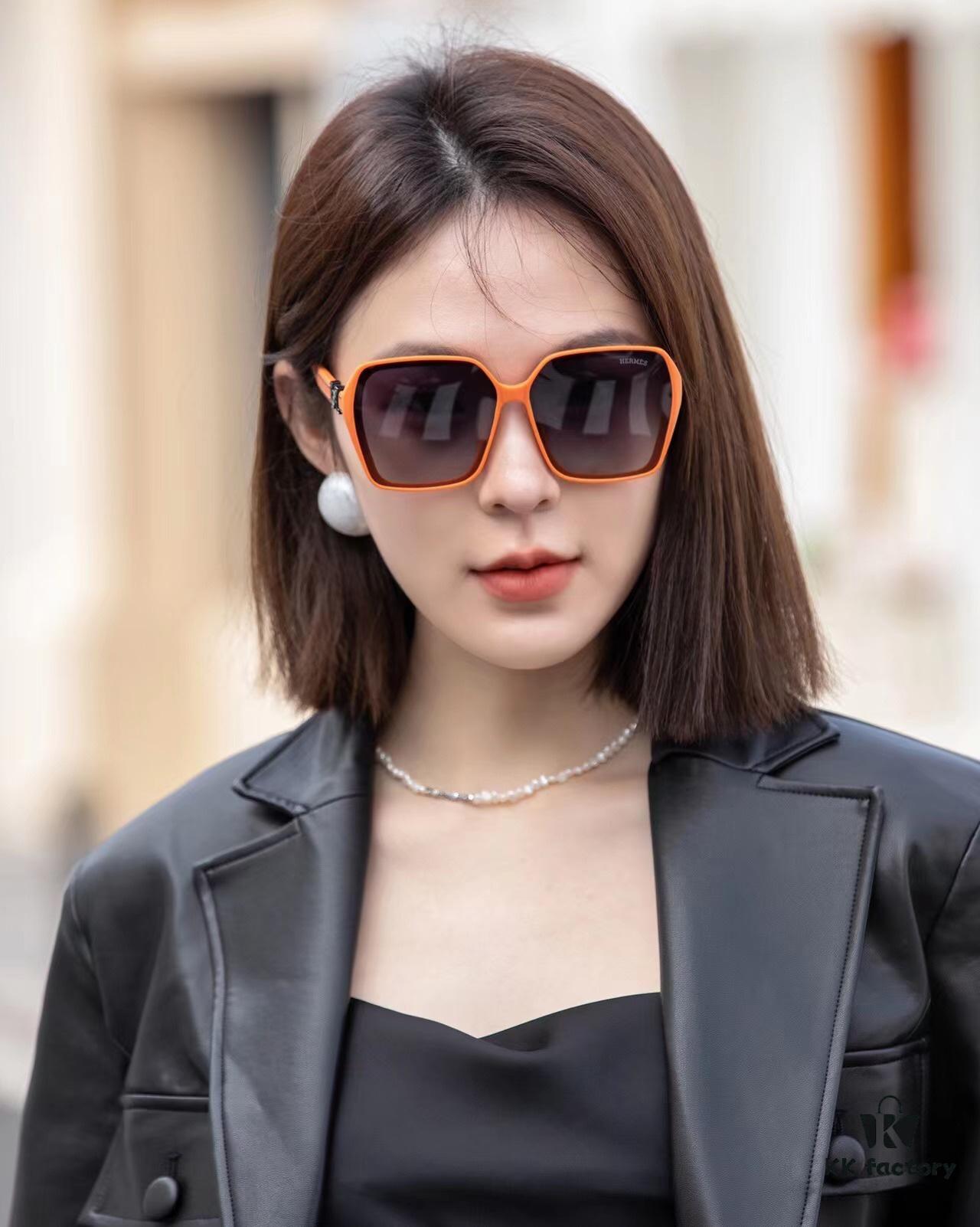 HERMES Hermes 2024 Spring New Arrival Original Shipment, Internet Celebrity Ultra-Hot Fashion Square Sunglasses, Classic Integrated Large Frame Design, Top Quality Luxury Logo, Authentic High Quality, Model: H1245