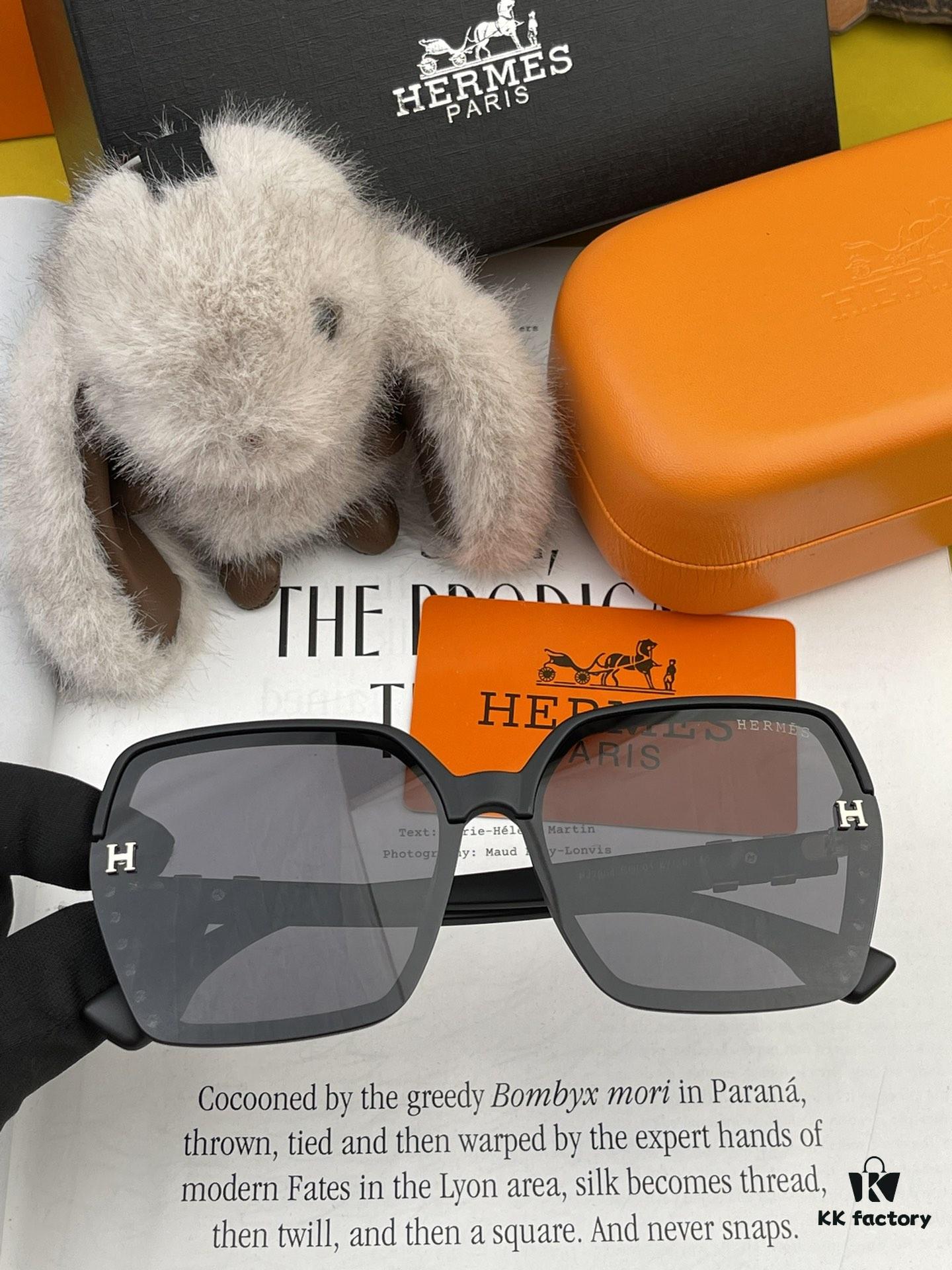 HERMES H4290 TR Polarized Sunglasses - Luxury Square Frame Designer Shades