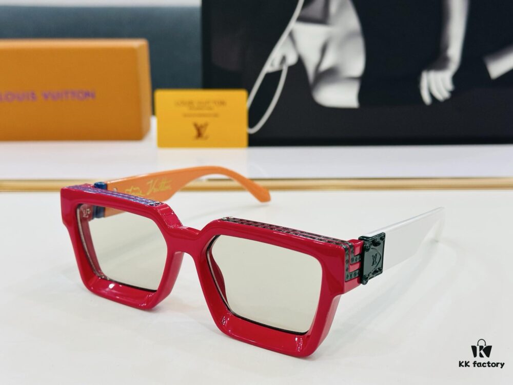 LOUIS VUITTON LV Louis Family M96006 Size 56□17 Luxury Edition, Densely Woven Logo Gold Frame, Exquisite BM Sunglasses