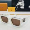 LOUIS VUITTON LV Luxury Version M96006 Size 56□17 Sunglasses with Dense Golden Logo Pattern