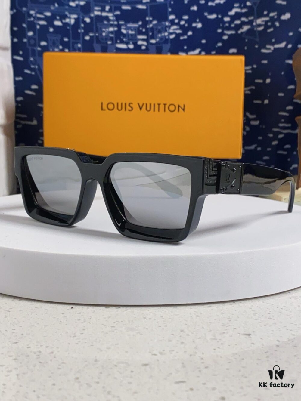 LOUIS VUITTON Lv2025 New Millionaire Square Frame Sunglasses Unisex European and American Style Colorful Fashionable Sunglasses M96006