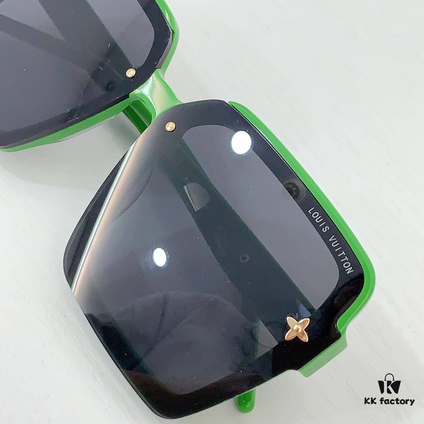 135 LOUIS VUITTON MODEL Z1618U SIZE 55□21-145 Sunglasses